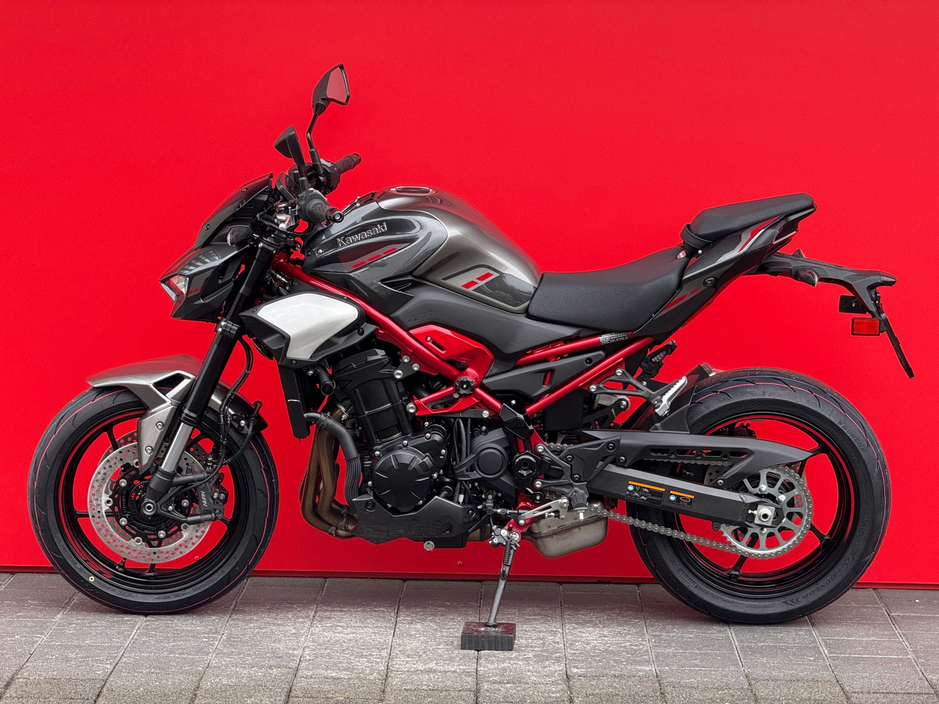KAWASAKI Z 900-image-9