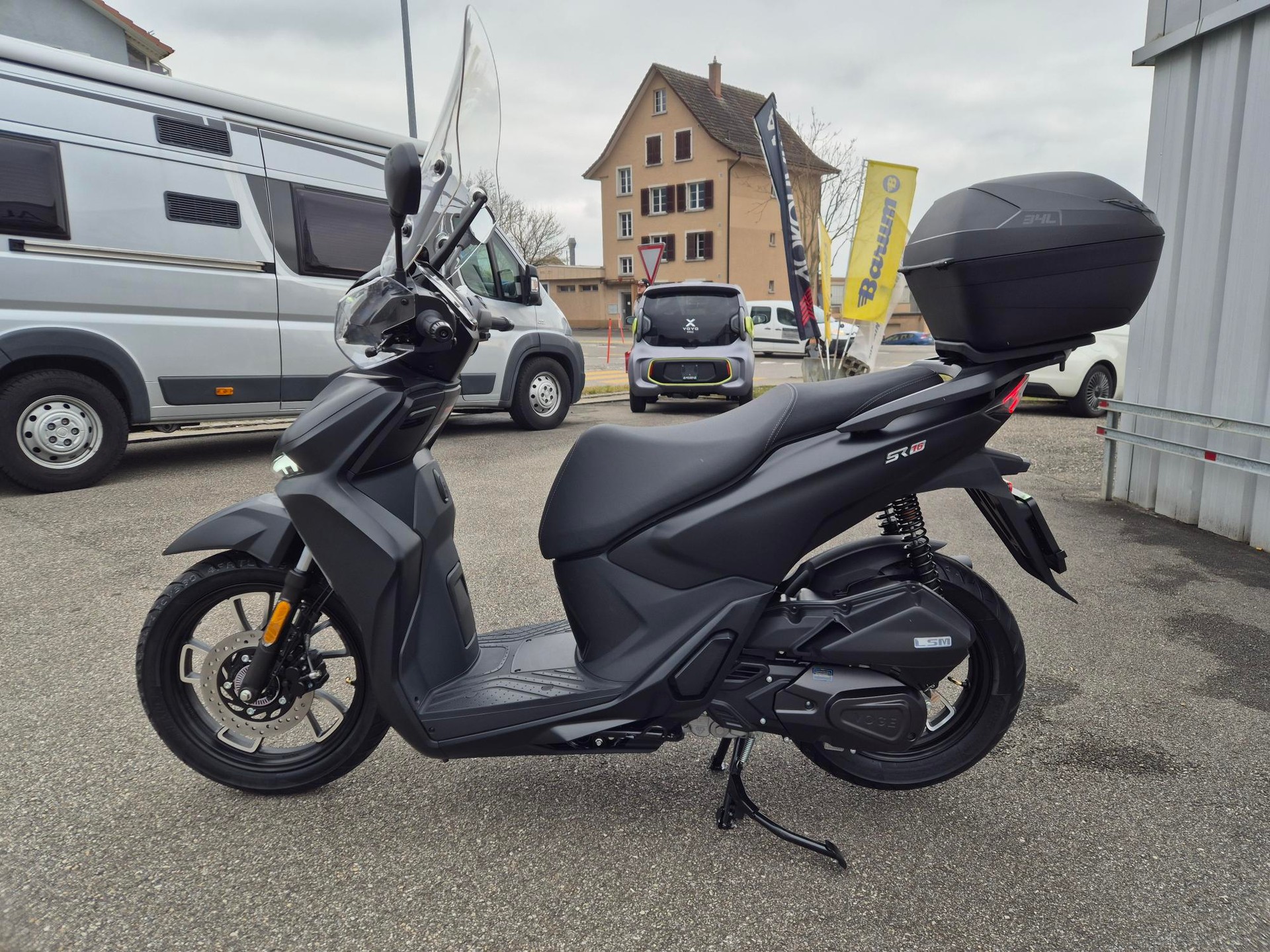 VOGE SR16-showroom-element-1
