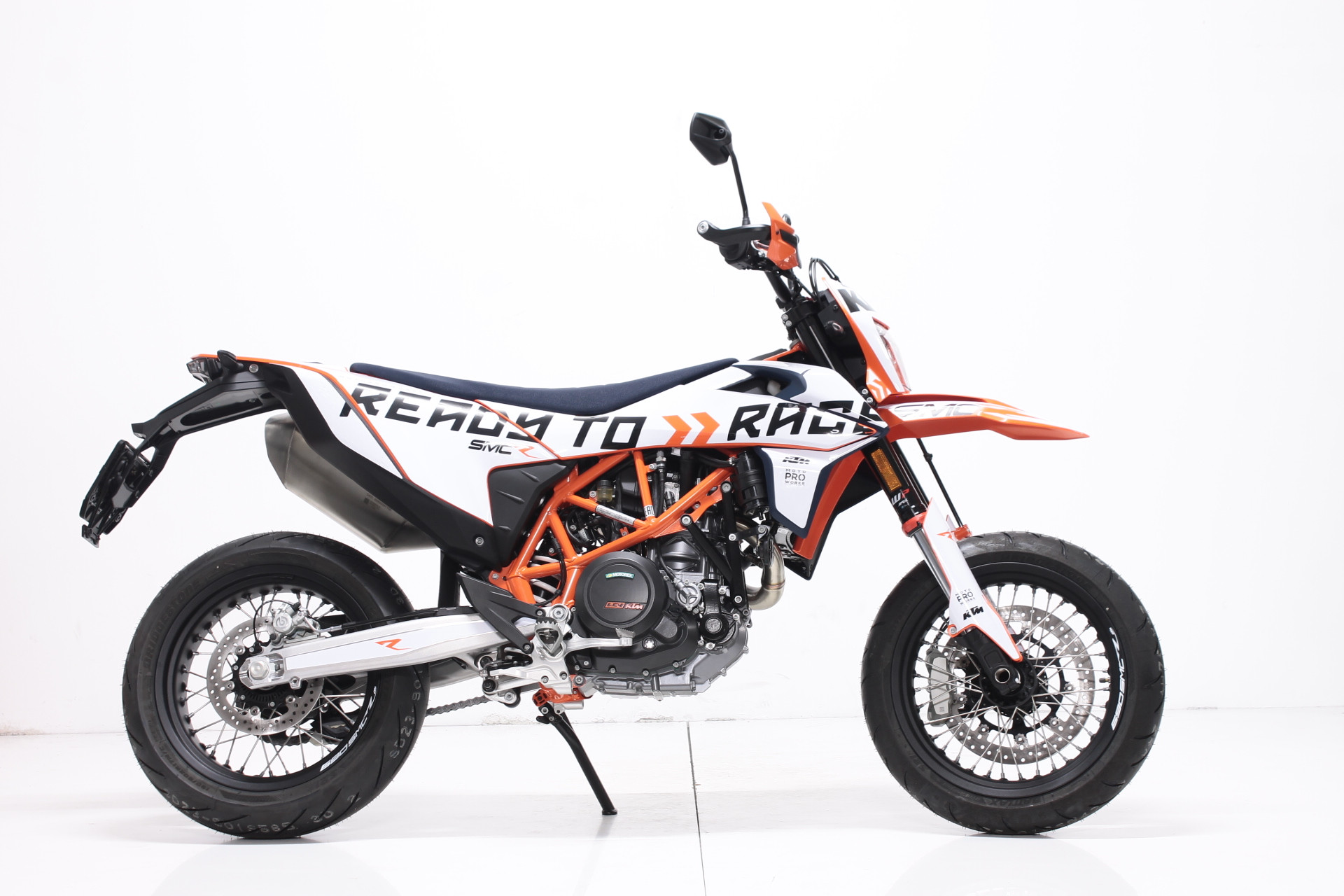 KTM 690 SMC R Supermoto-showroom-element-3