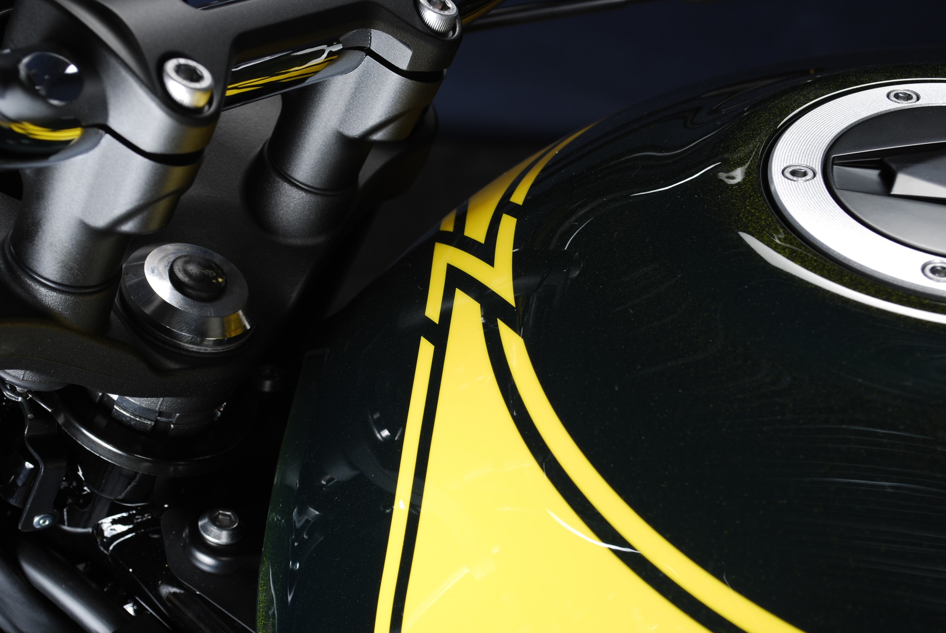 KAWASAKI Z 900 RS Yellow Ball MY24-image-12