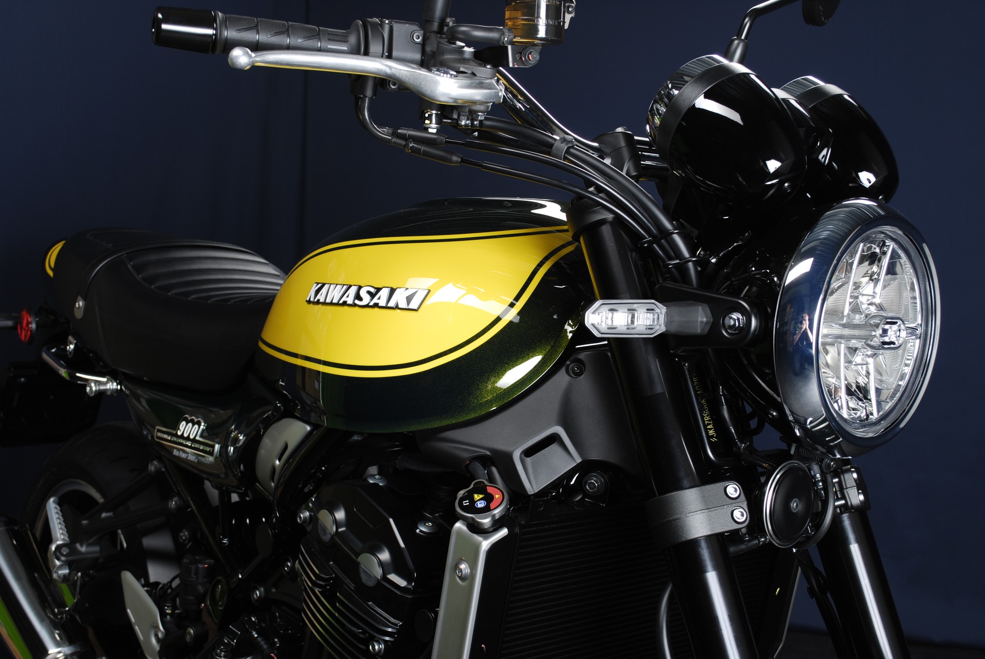 KAWASAKI Z 900 RS Yellow Ball MY24-image-4