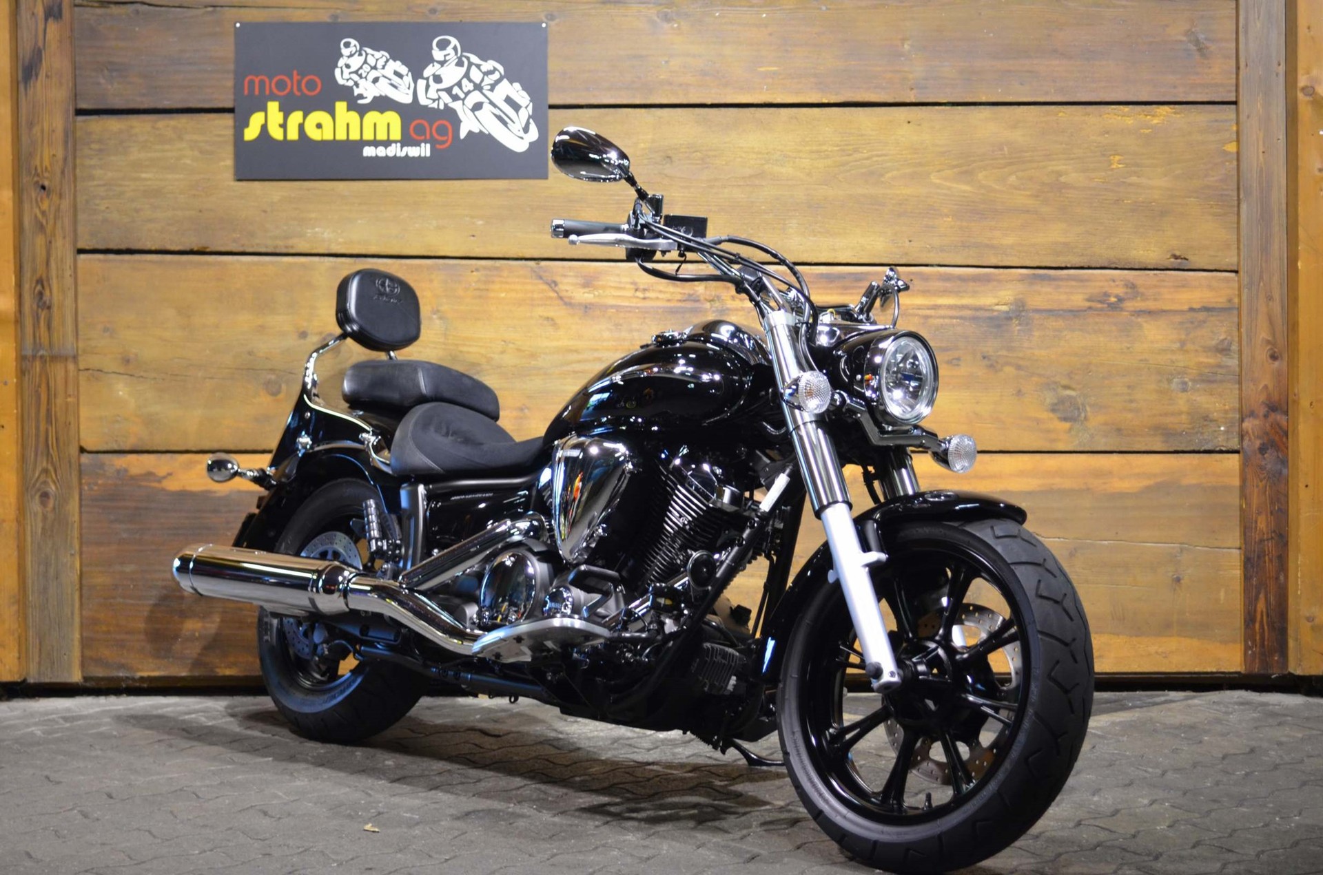 YAMAHA XVS 950 A Midnight Star