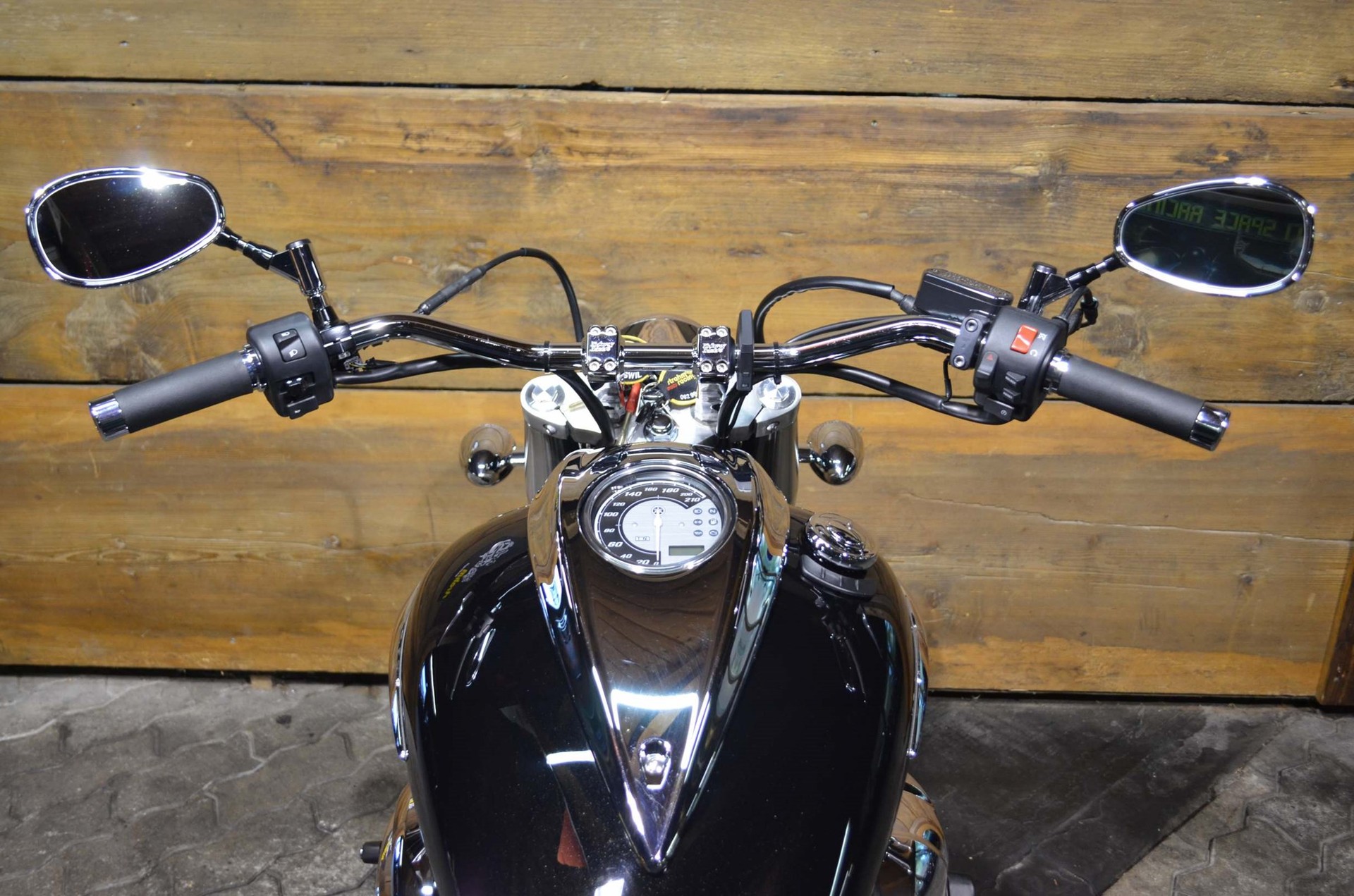 YAMAHA XVS 950 A Midnight Star-showroom-element-2