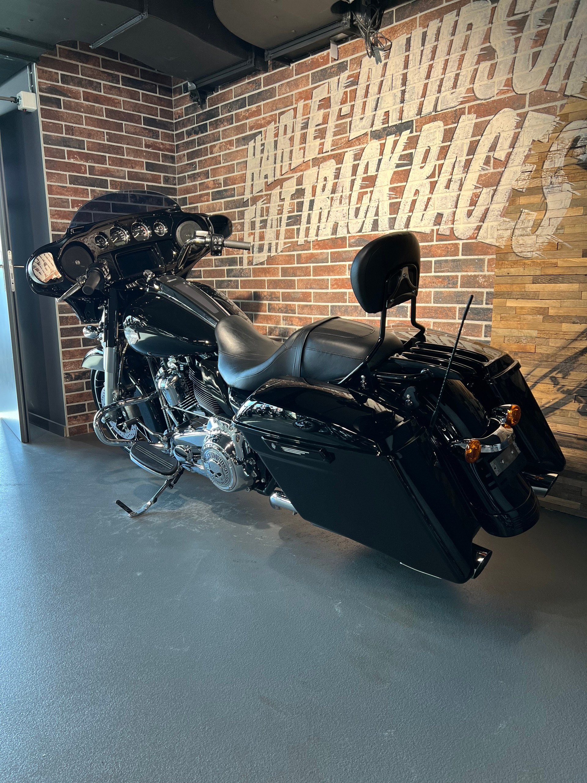 HARLEY-DAVIDSON FLHXS Street Glide Special 114-showroom-element-3