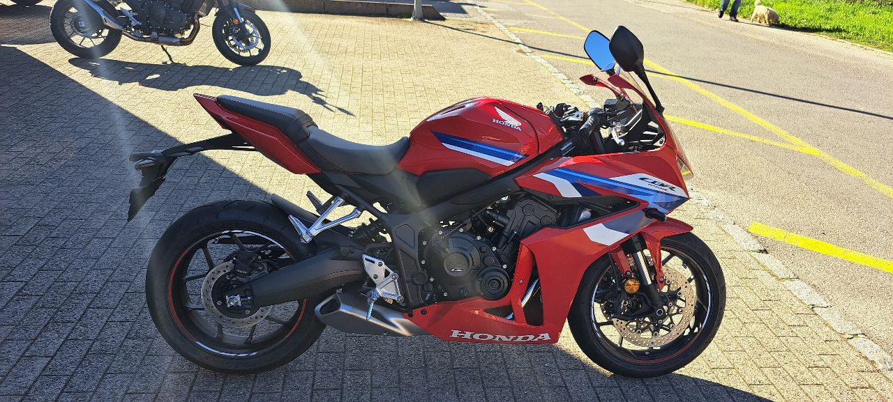 HONDA CBR 650 R