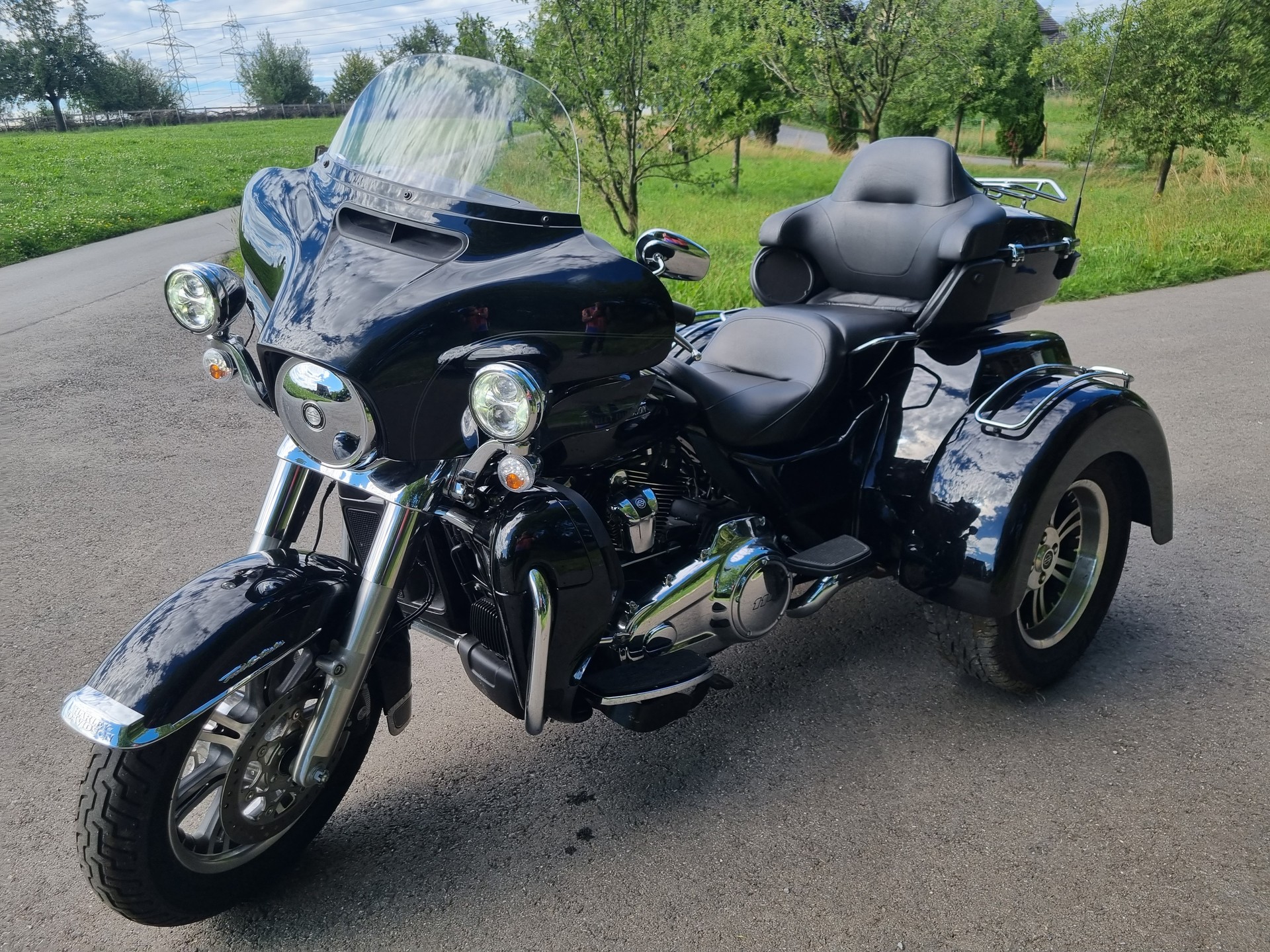HARLEY-DAVIDSON FLHTCUTG