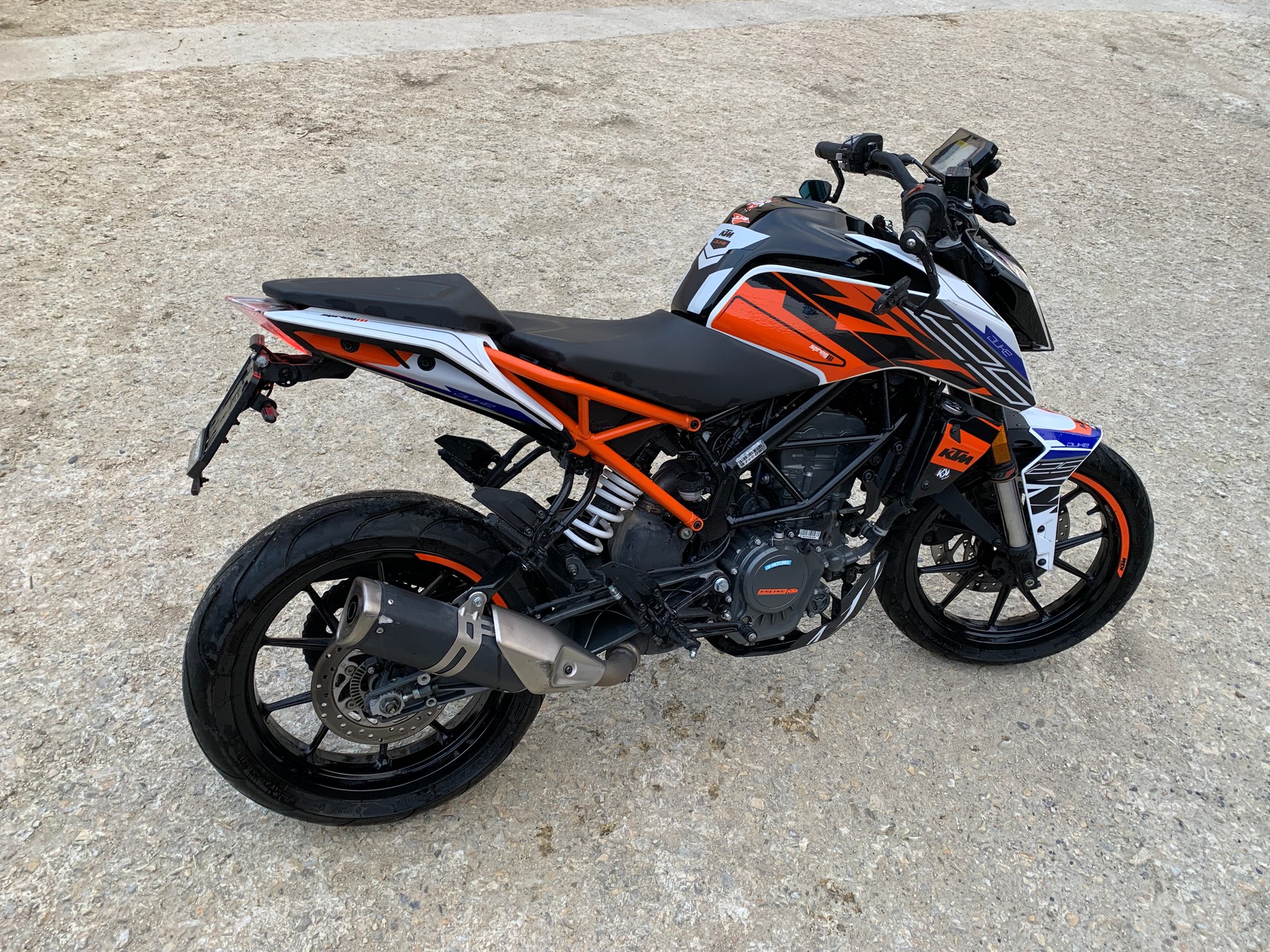 KTM 125 Duke ABS-image-1