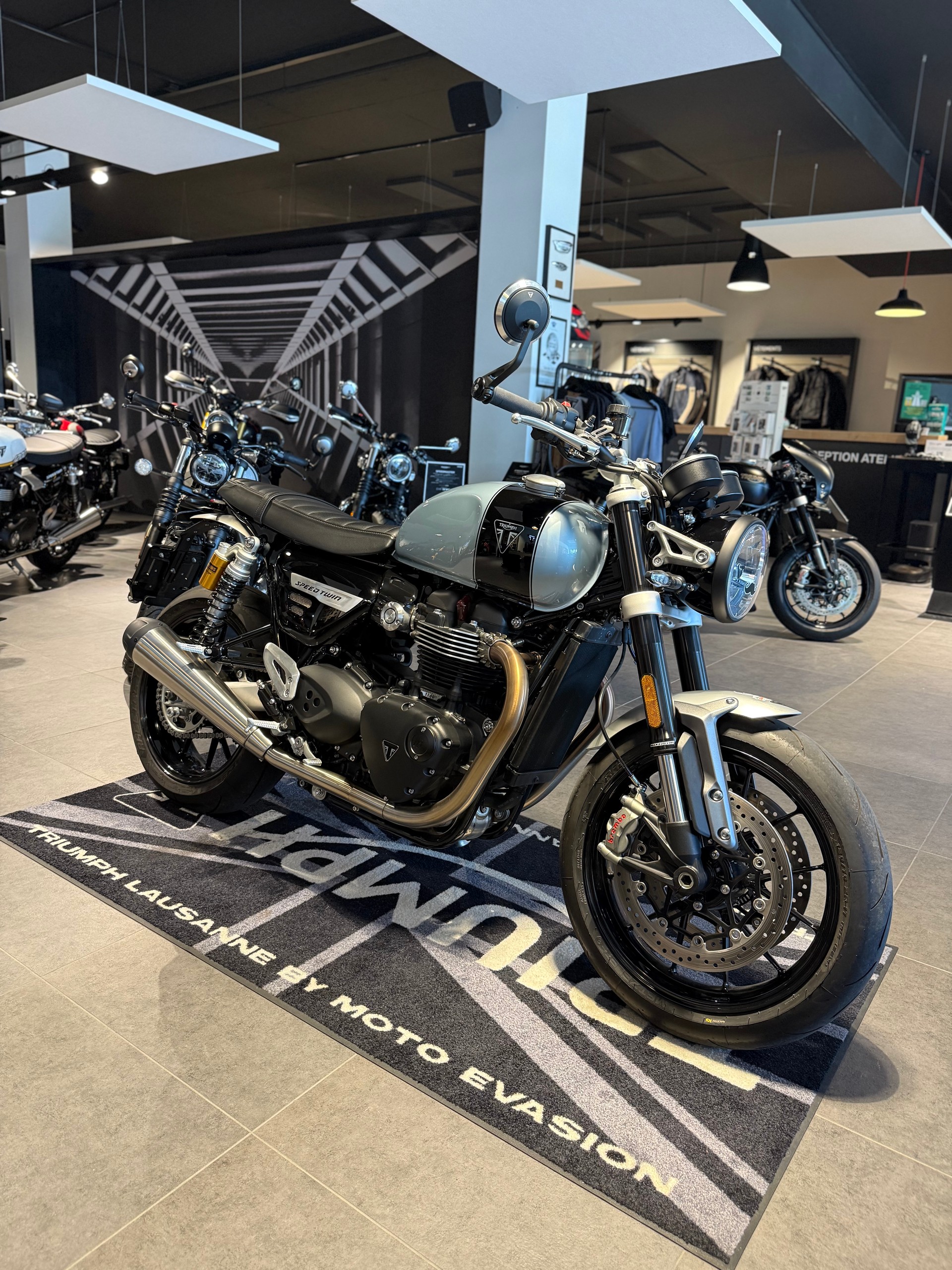TRIUMPH Speed Twin 1200 Breitling Edition