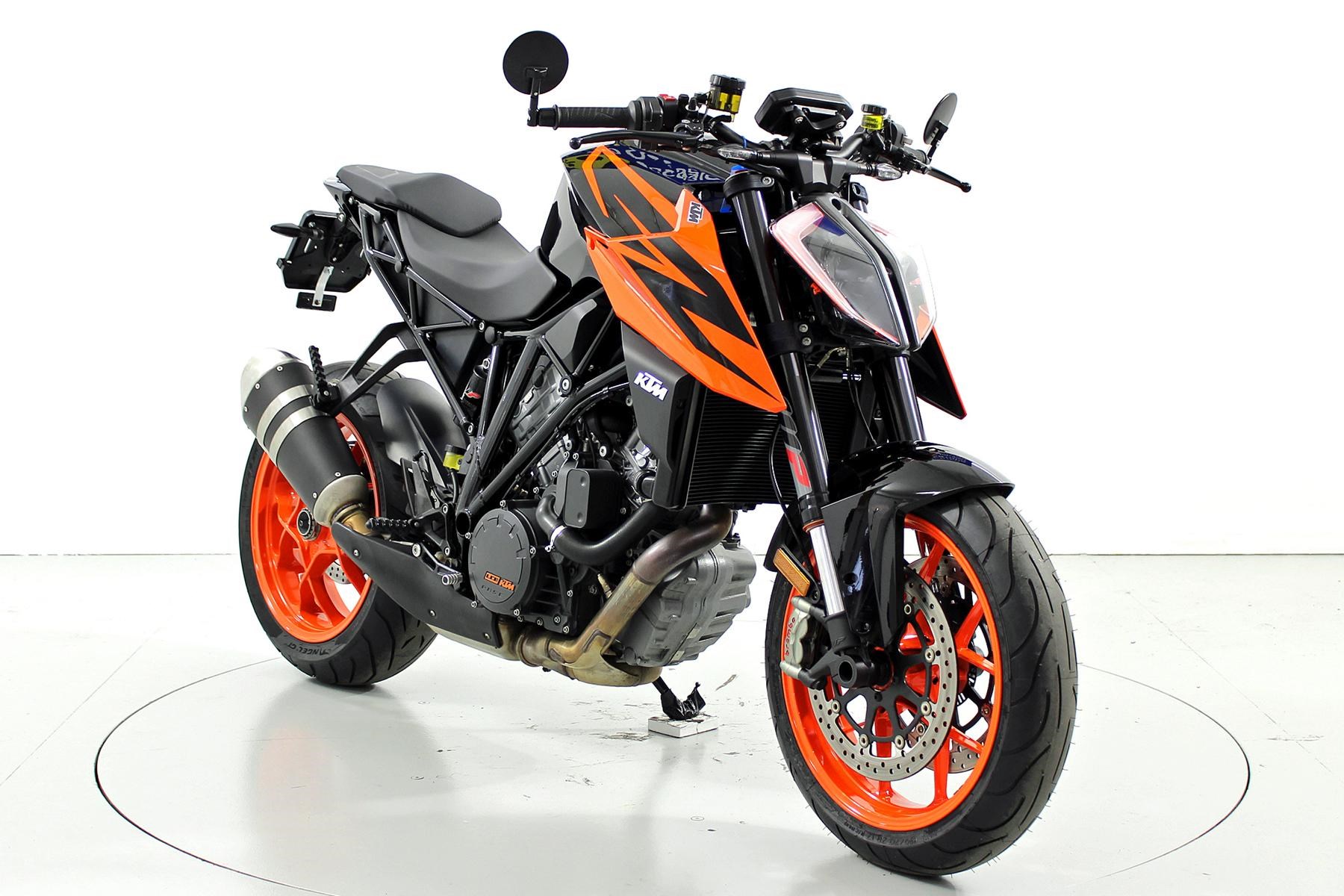 KTM Duke 1290 Super R ABS-image-1