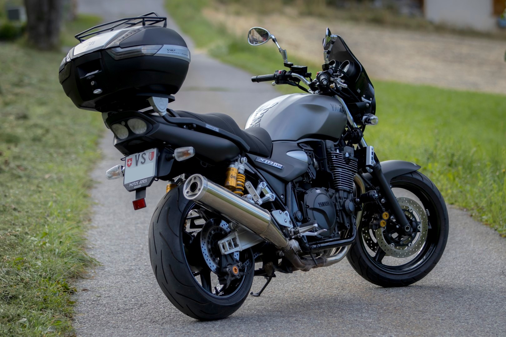 YAMAHA XJR 1300-image-1