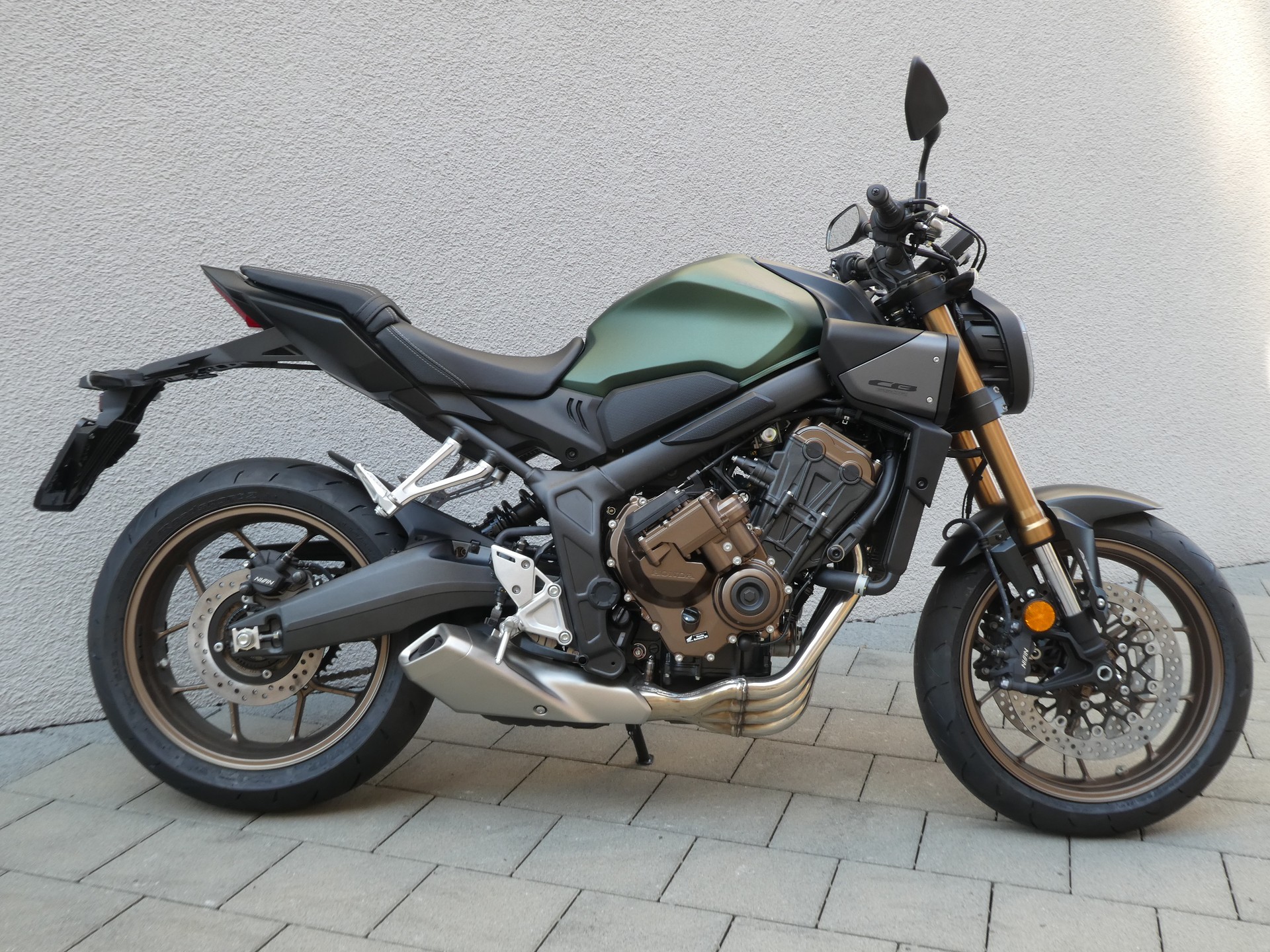 HONDA CBR 650 R-image-1