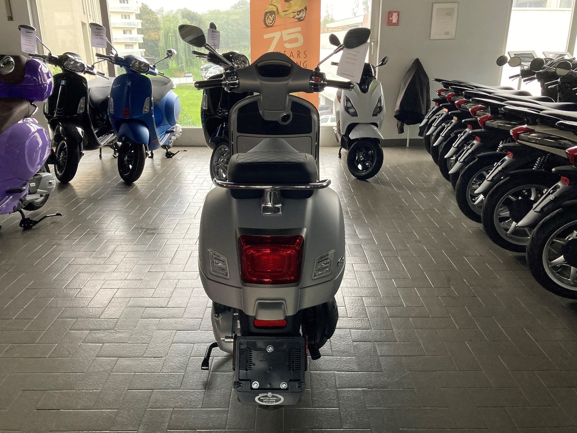 PIAGGIO Vespa GTS 300 Super Tech ABS-showroom-element-3