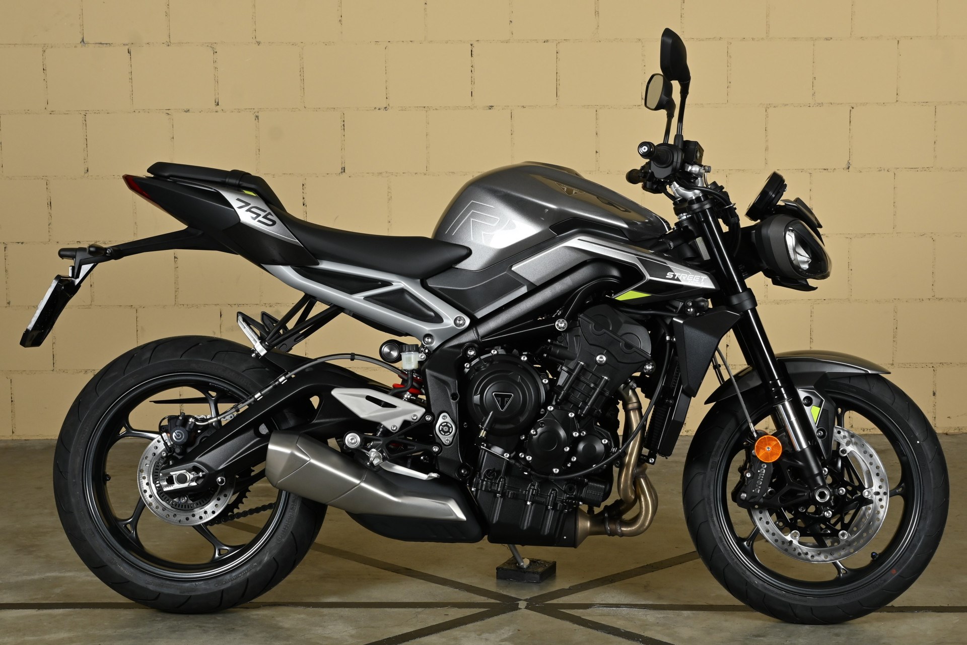 TRIUMPH Street Triple 765 R