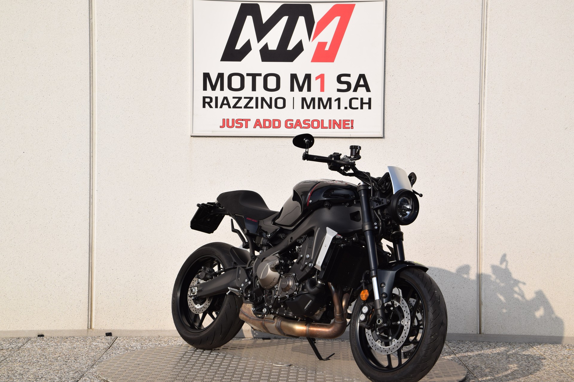 YAMAHA XSR 900-showroom-element-1