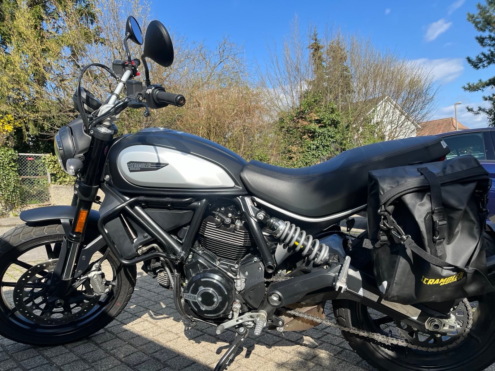 DUCATI Scrambler 803 Icon Dark