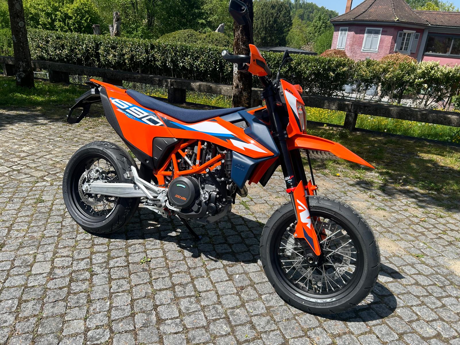 KTM 690 SMC R-image-4