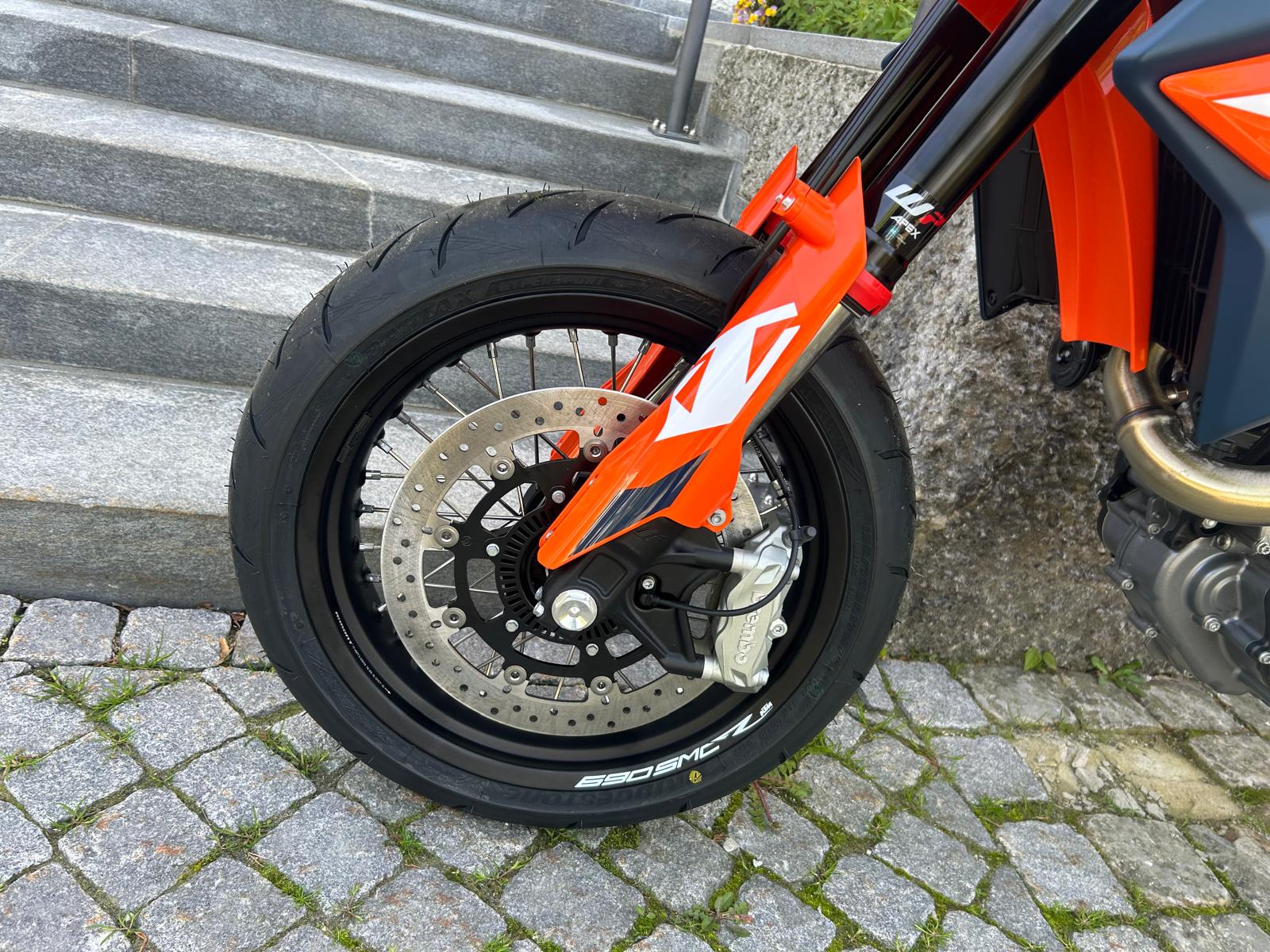 KTM 690 SMC R-image-8