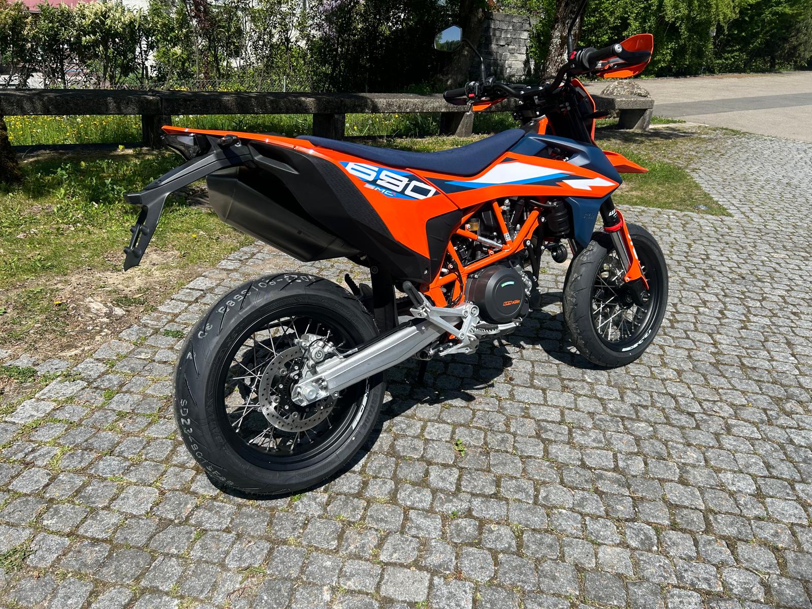 KTM 690 SMC R-image-5