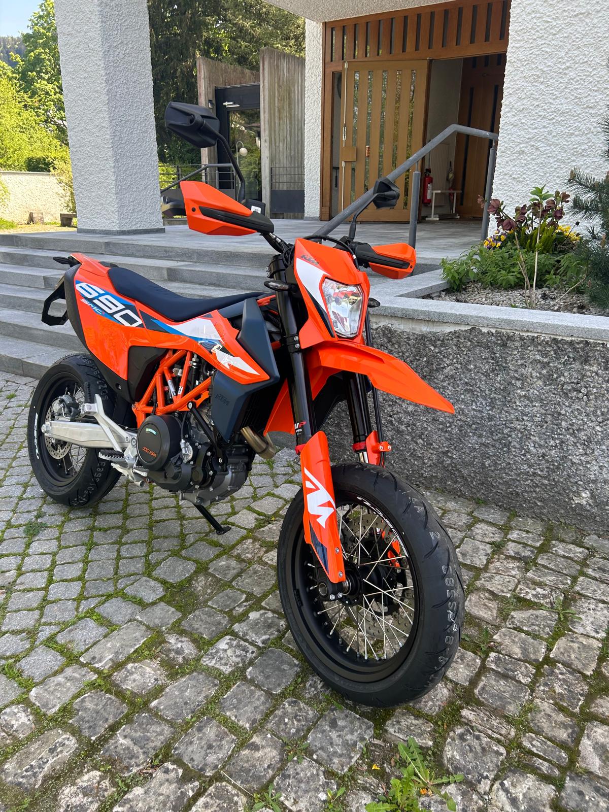 KTM 690 SMC R-image-7