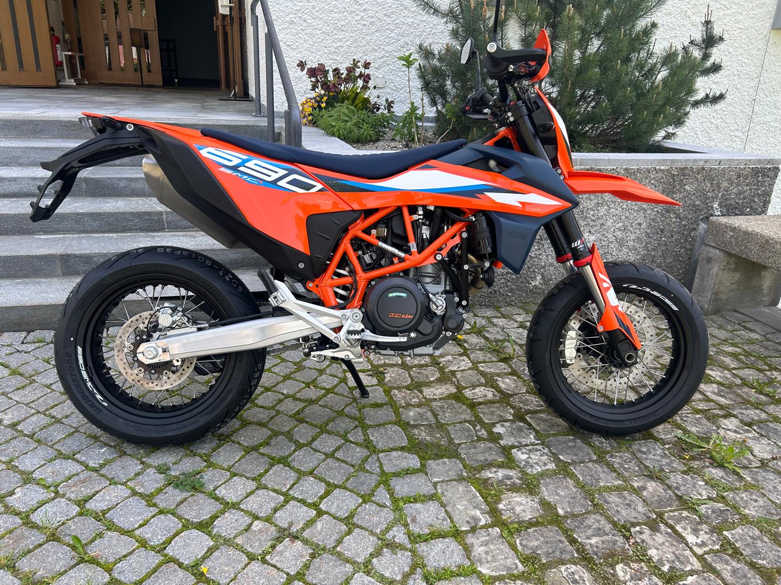 KTM 690 SMC R-image-9