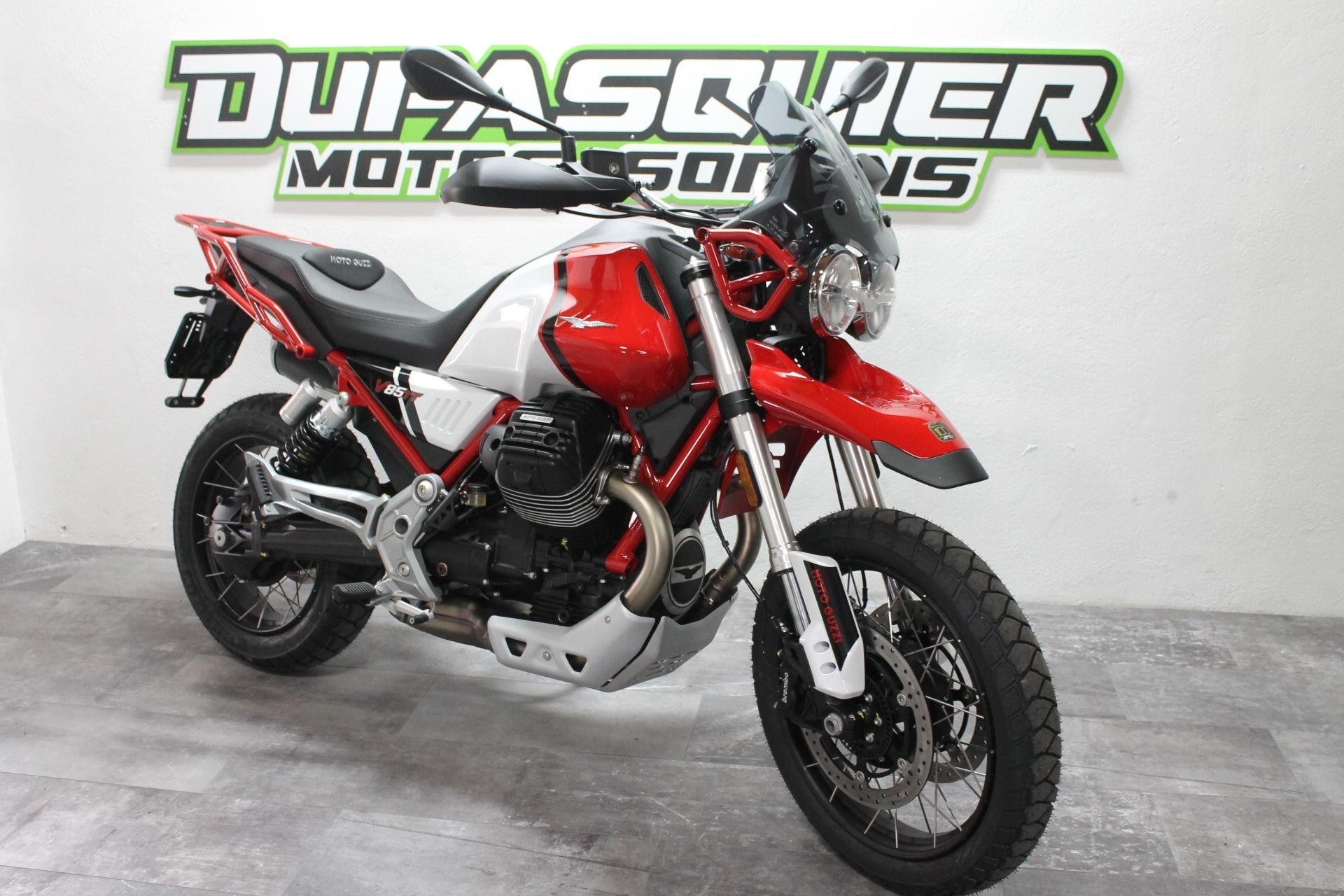 MOTO GUZZI V85 TT Premium Graphics / 56kw ou 35kw-showroom-element-3