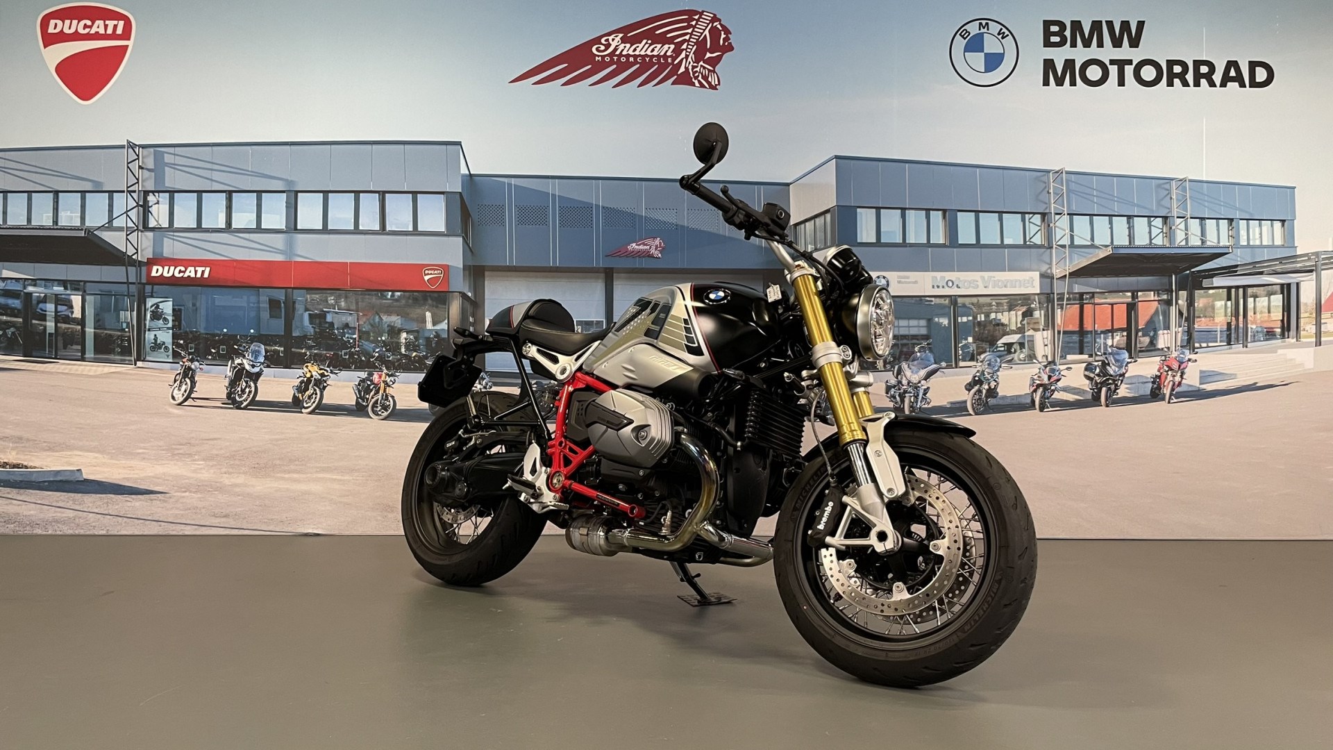 BMW R nineT