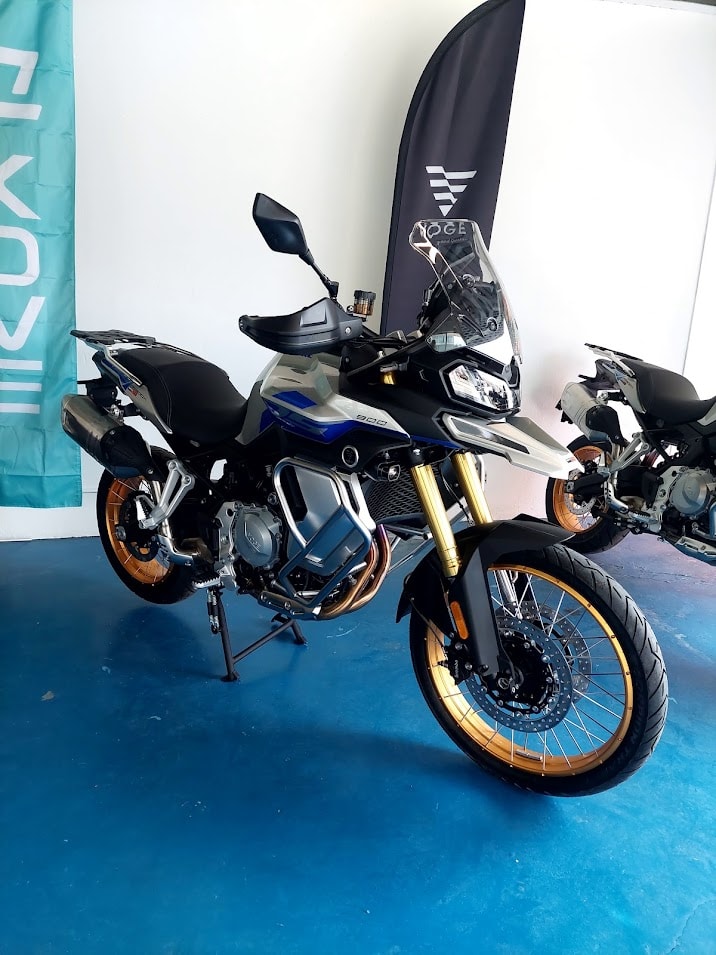 VOGE 900DSX