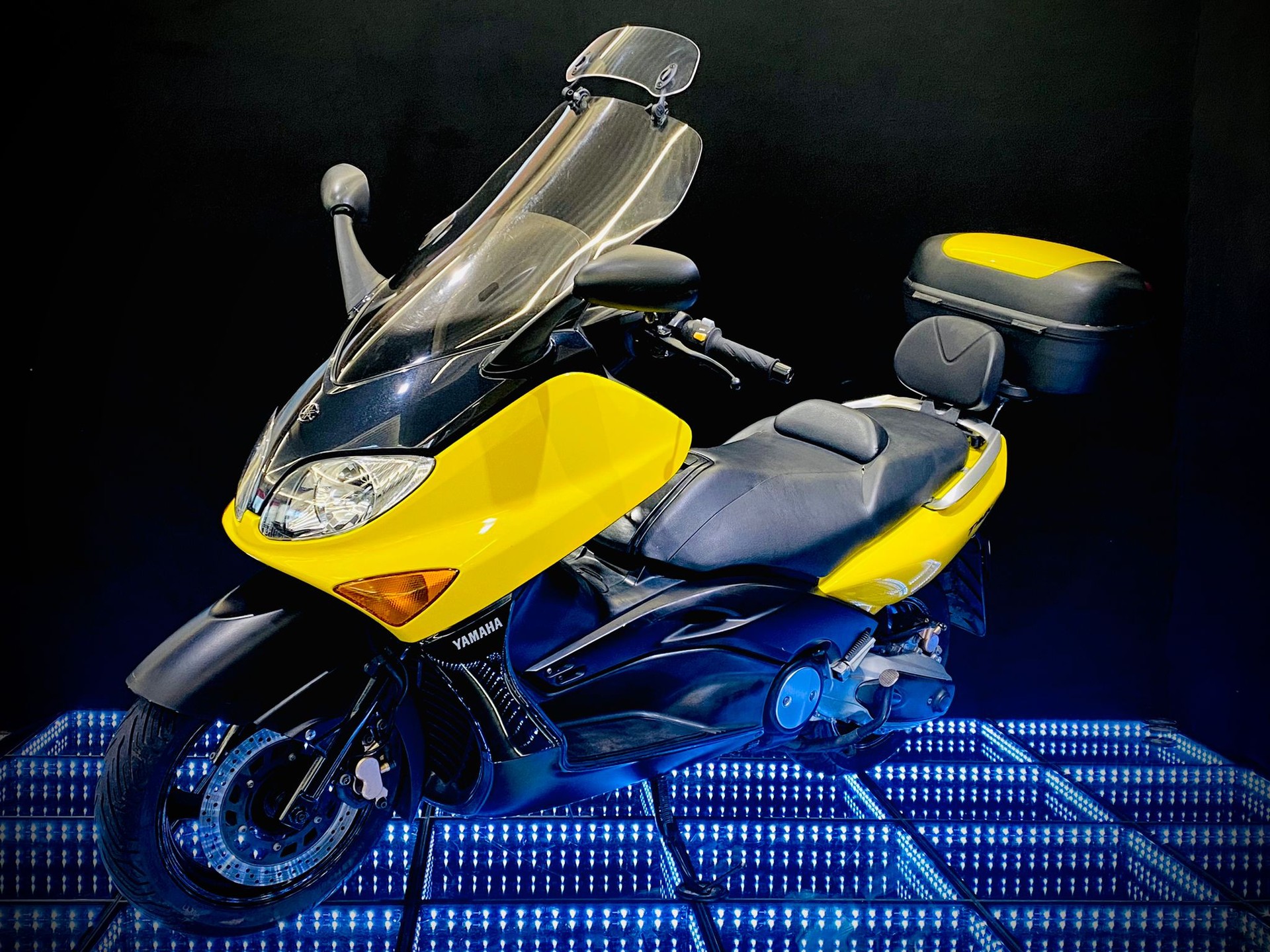 YAMAHA T-MAX XP 500-showroom-element-1