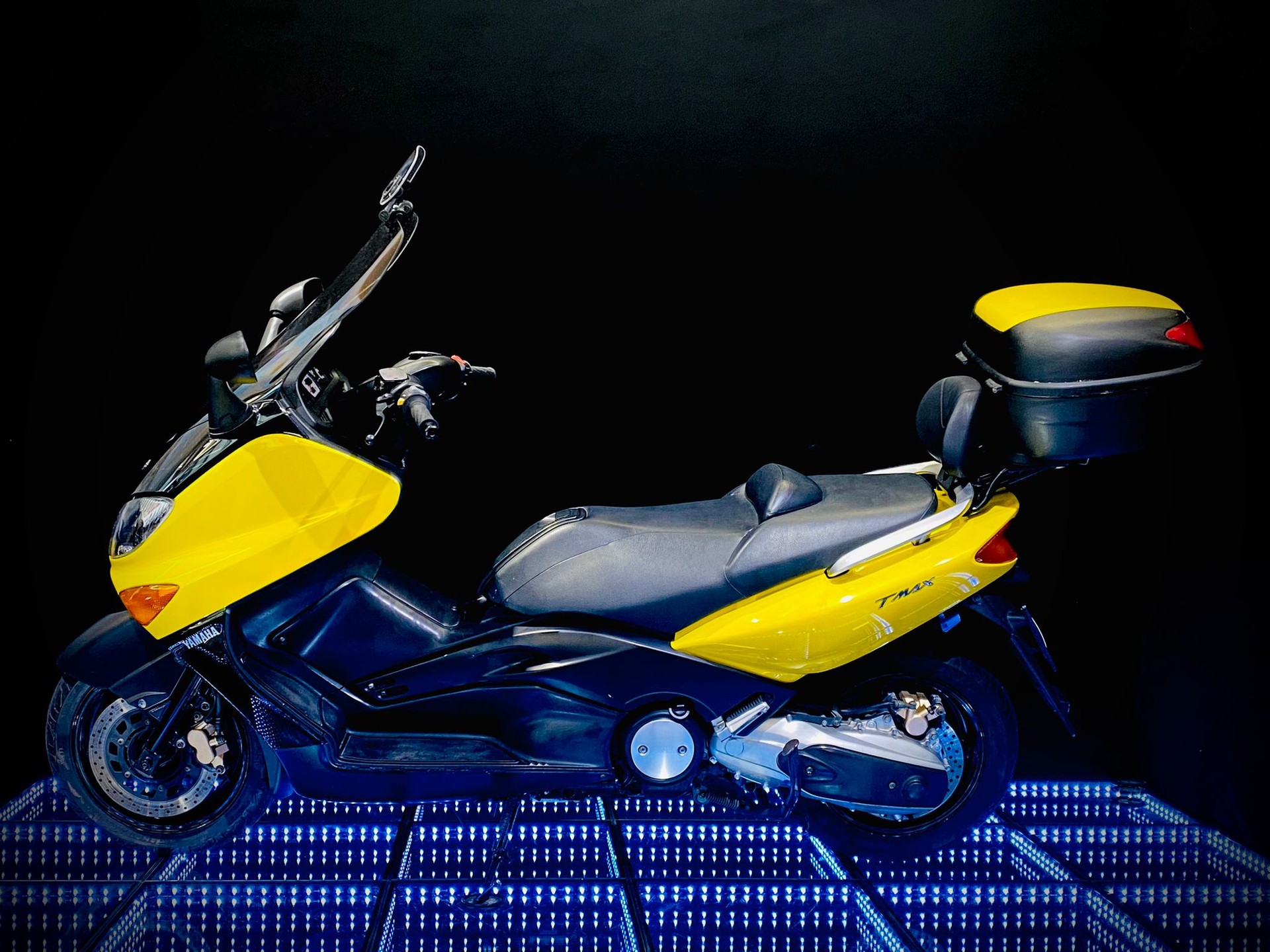 YAMAHA T-MAX XP 500-showroom-element-3