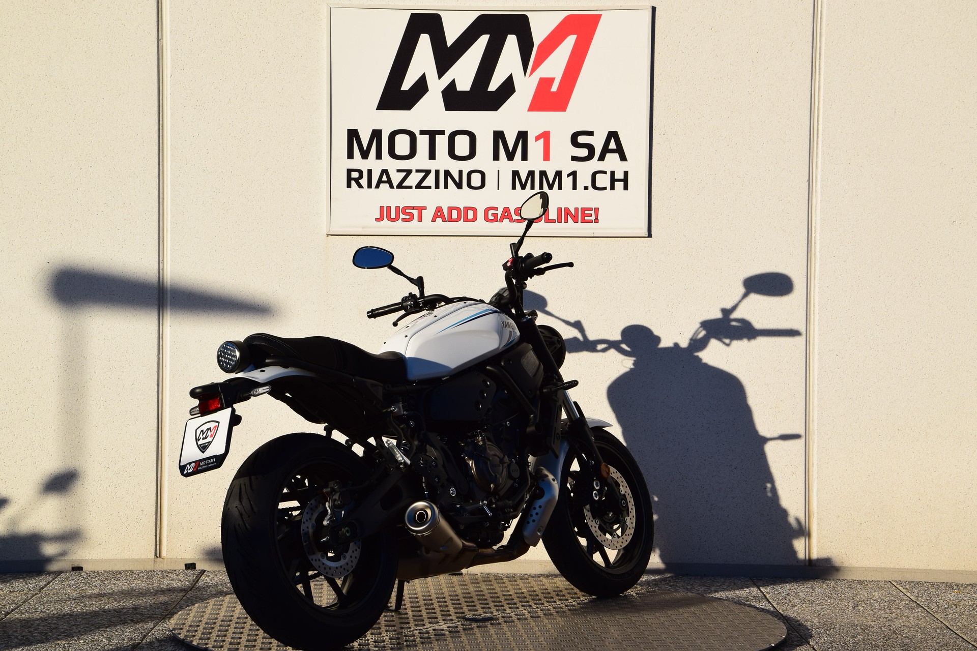 YAMAHA XSR 700 (35kW)-showroom-element-1