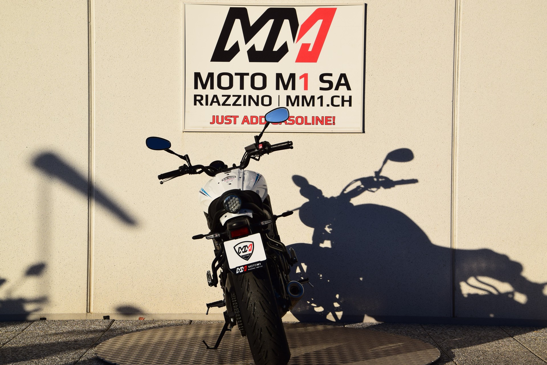 YAMAHA XSR 700 (35kW)-showroom-element-2