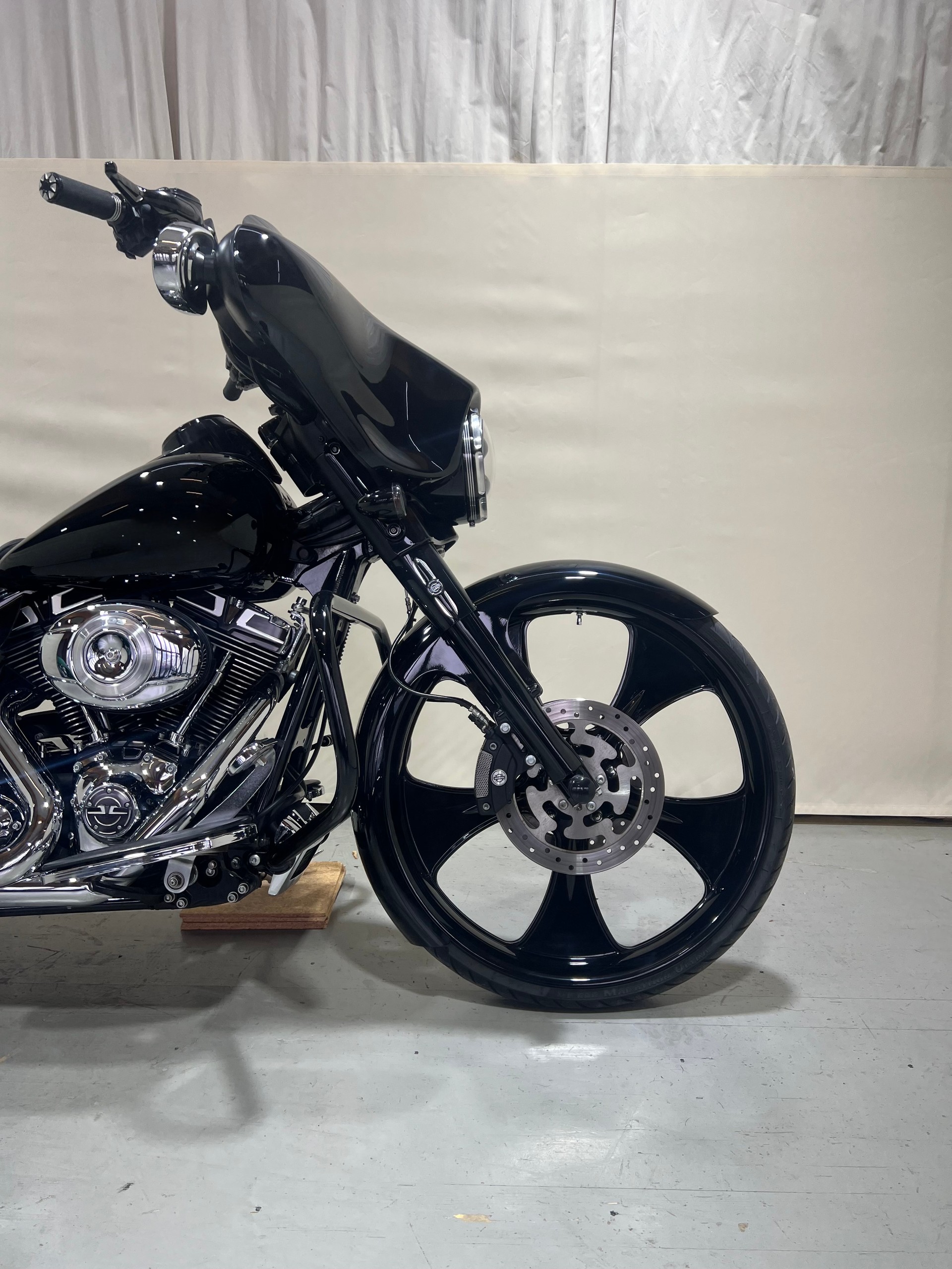HARLEY-DAVIDSON FLHX Street Glide ABS-showroom-element-1