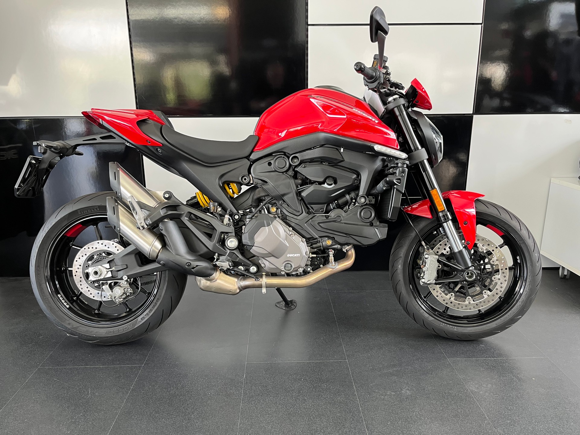 DUCATI Monster + 937