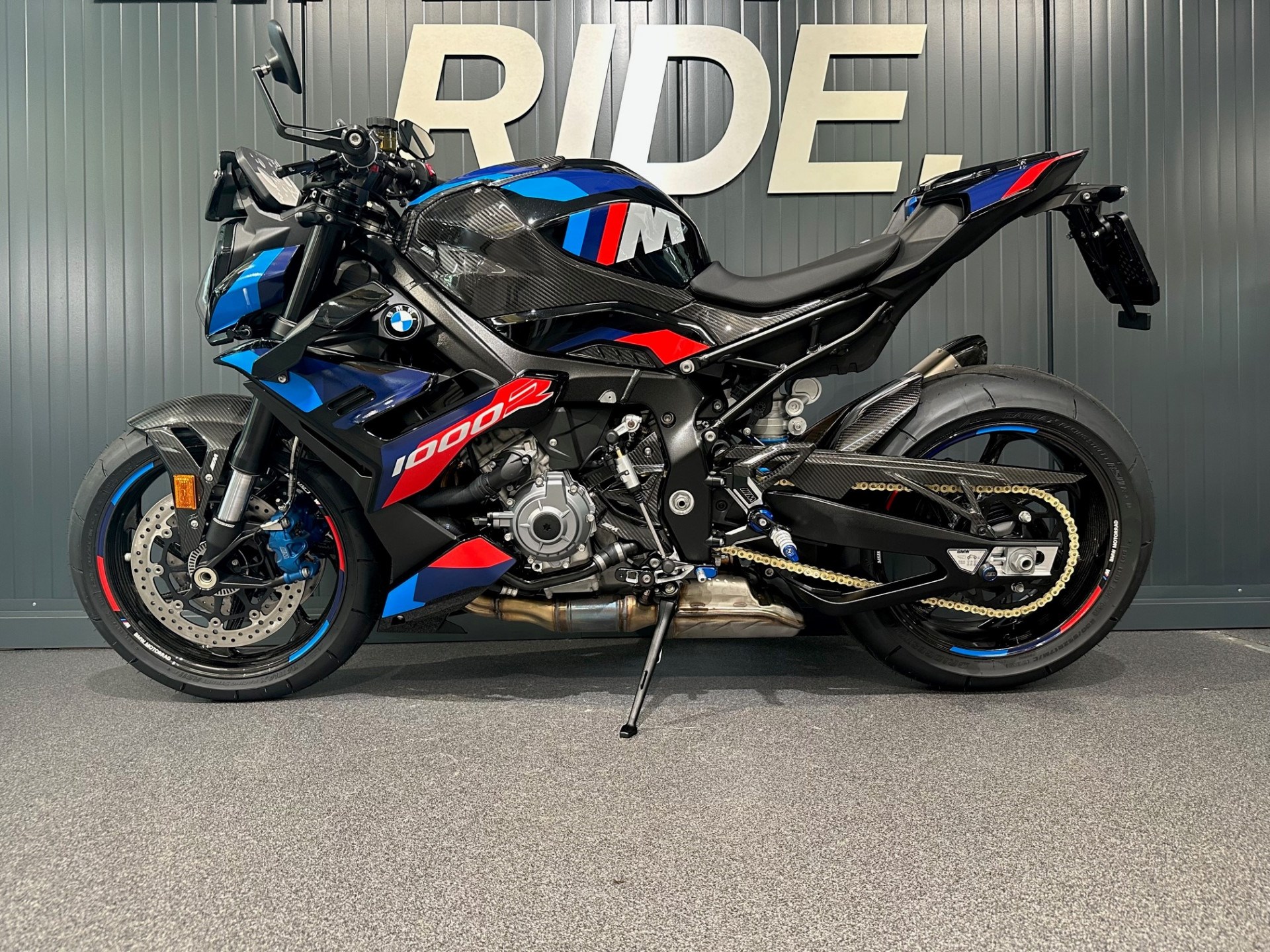BMW M 1000 R Competition-showroom-element-2