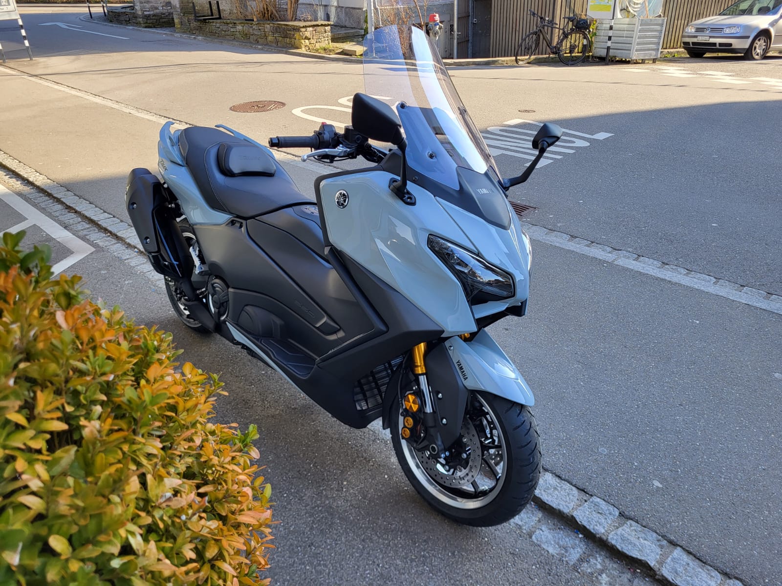 YAMAHA T-MAX Tech-Max XP 560-showroom-element-1
