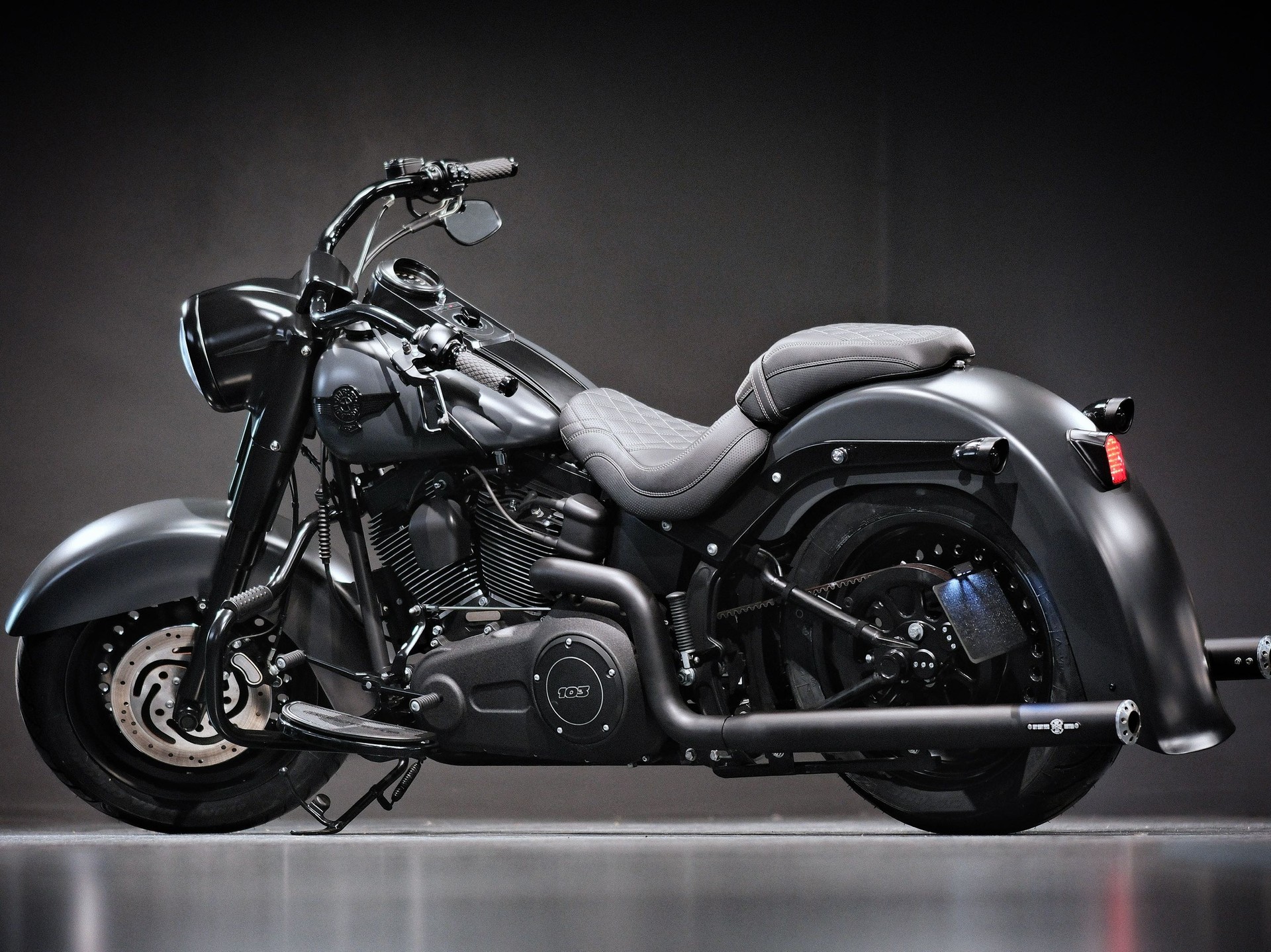HARLEY-DAVIDSON FLSTFB Fat Boy Special ABS-showroom-element-2