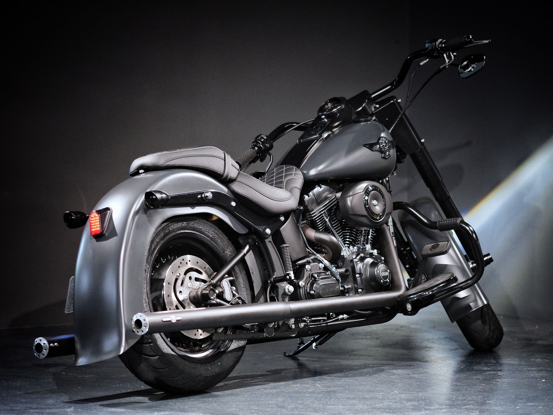 HARLEY-DAVIDSON FLSTFB Fat Boy Special ABS-showroom-element-1