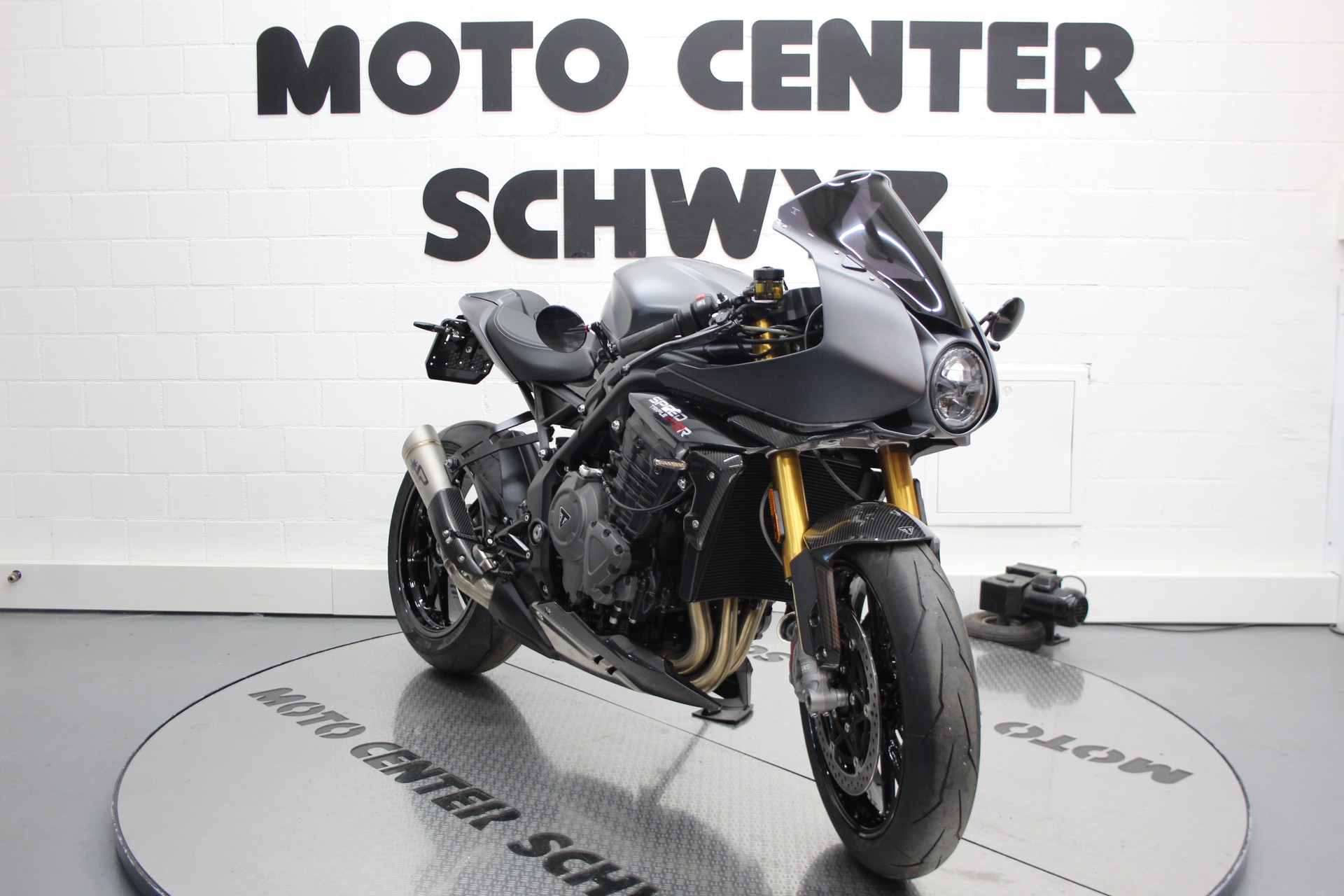 TRIUMPH Speed Triple RR-showroom-element-1