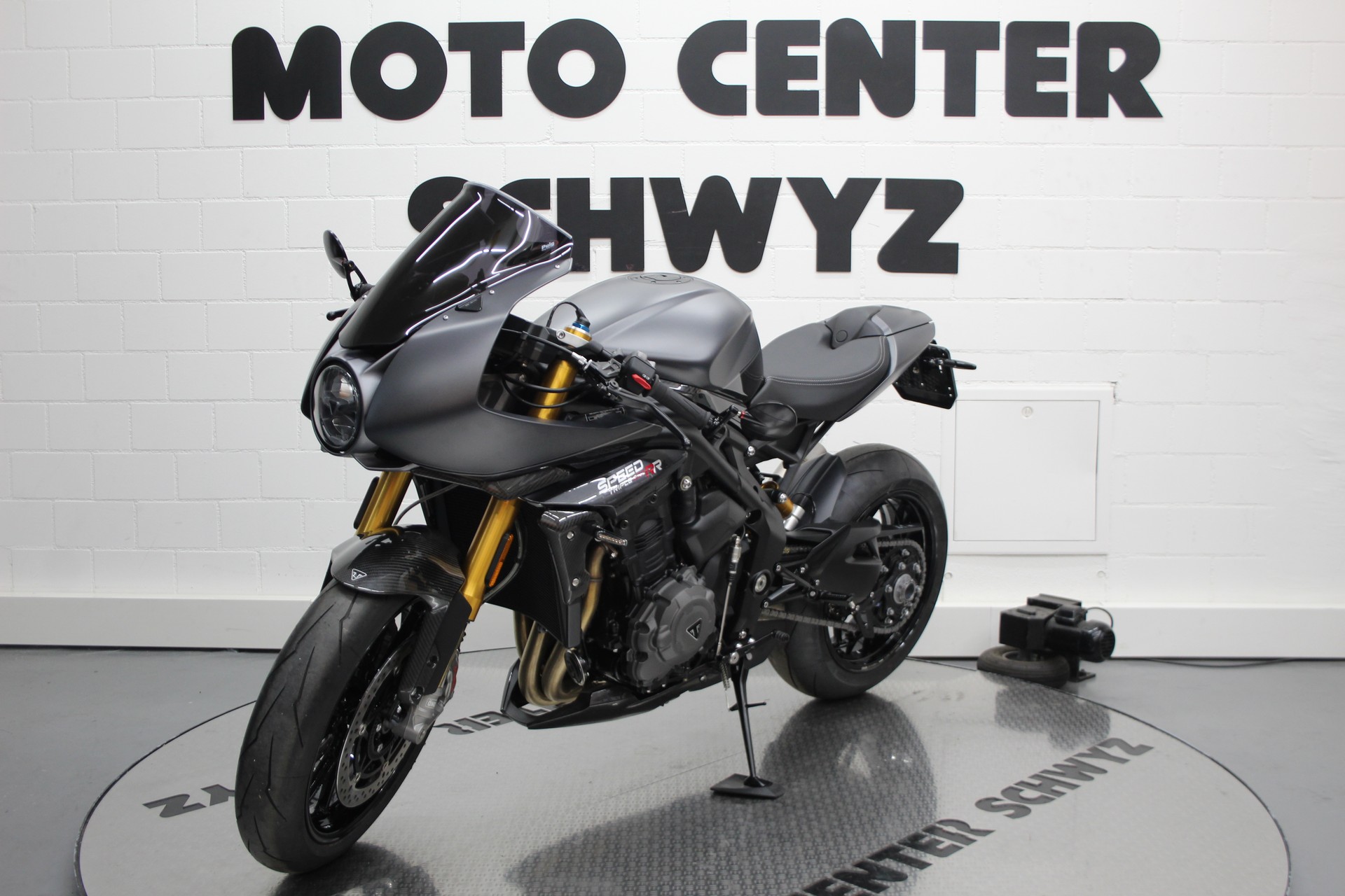 TRIUMPH Speed Triple RR-showroom-element-3