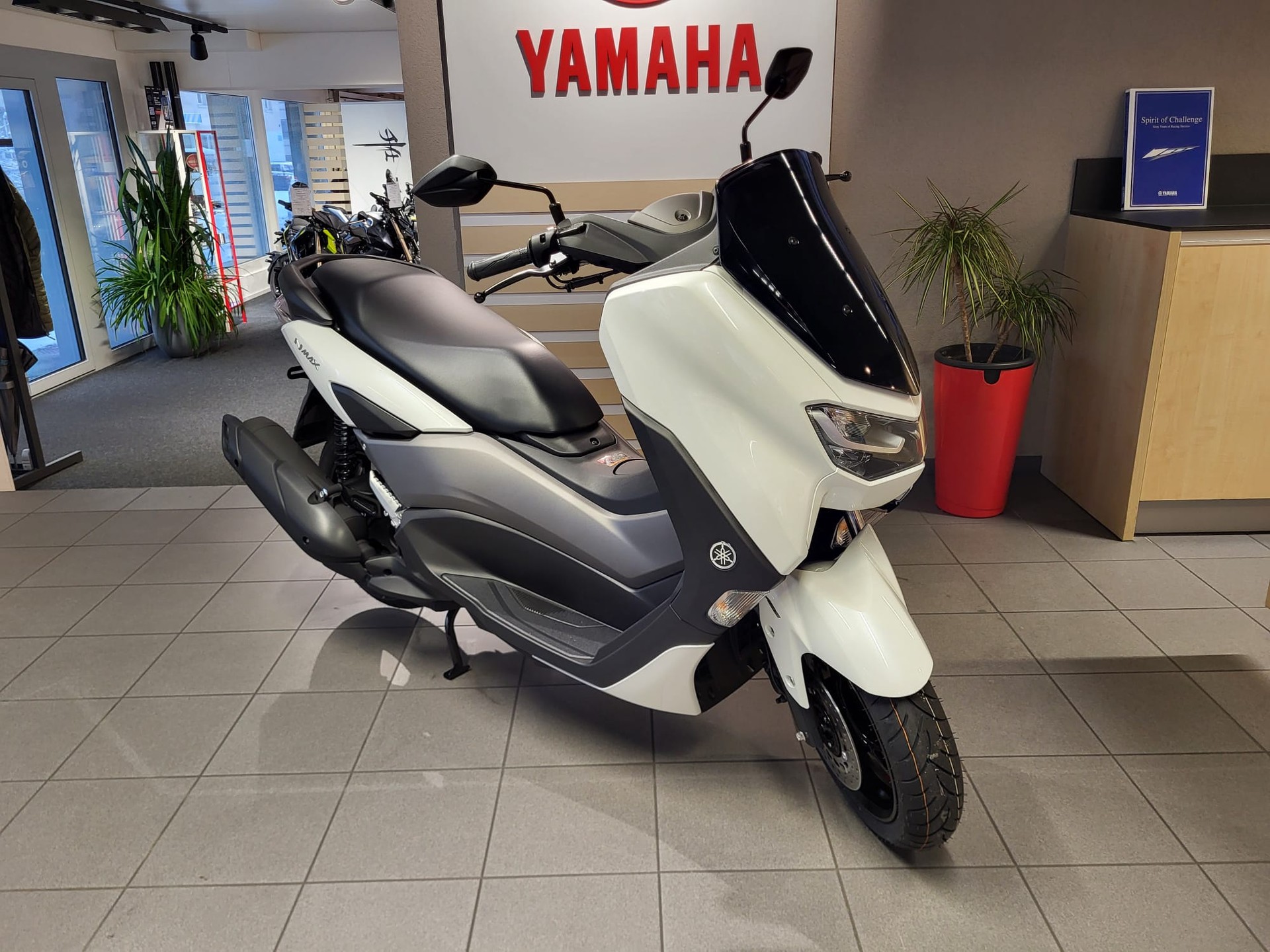 YAMAHA N-Max GPD 125-showroom-element-1