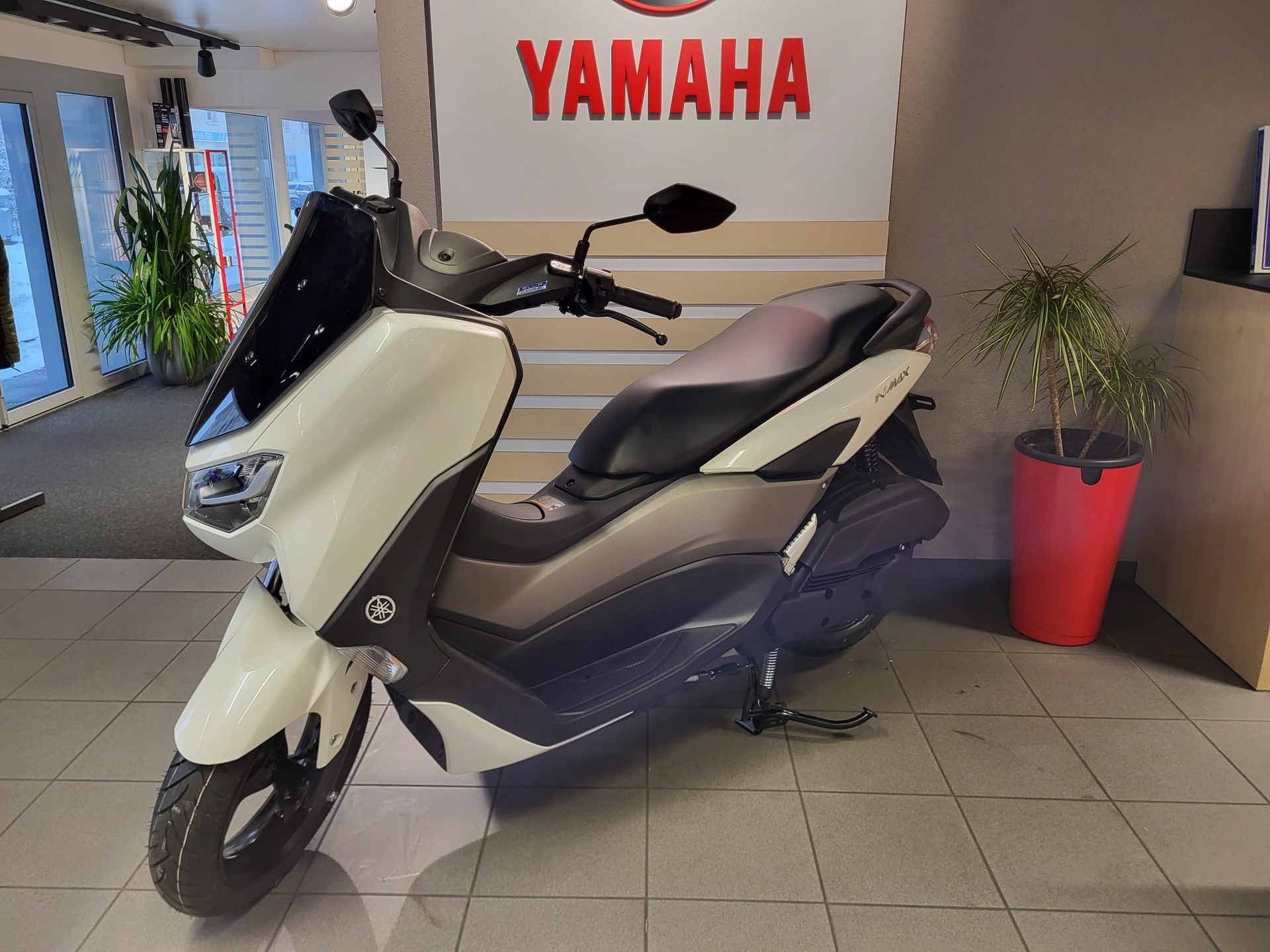 YAMAHA N-Max GPD 125-showroom-element-2