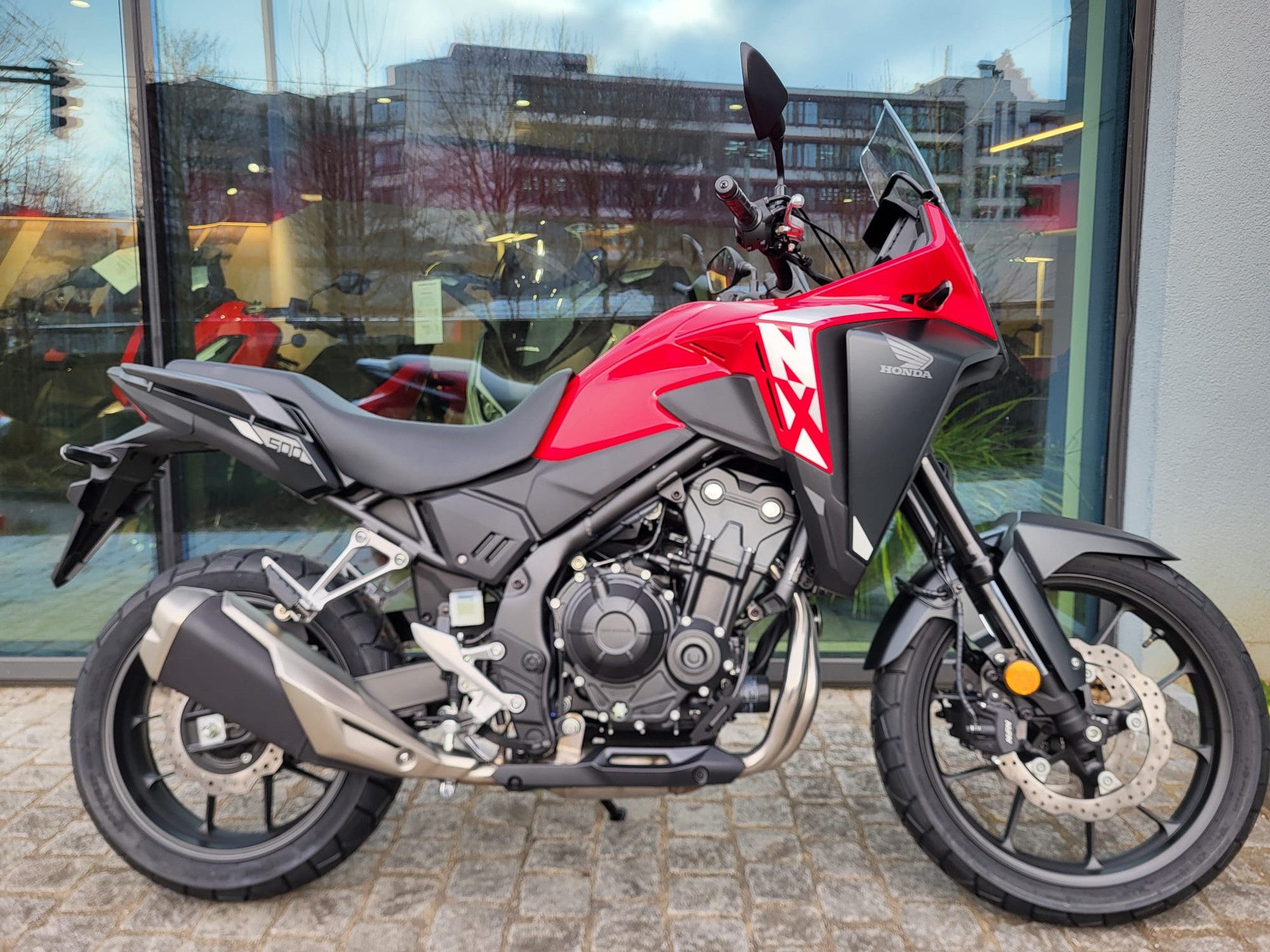 HONDA NX 500-showroom-element-2