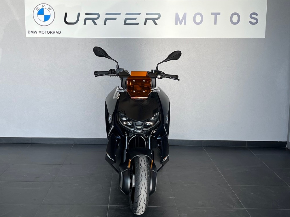 BMW CE 04-showroom-element-2
