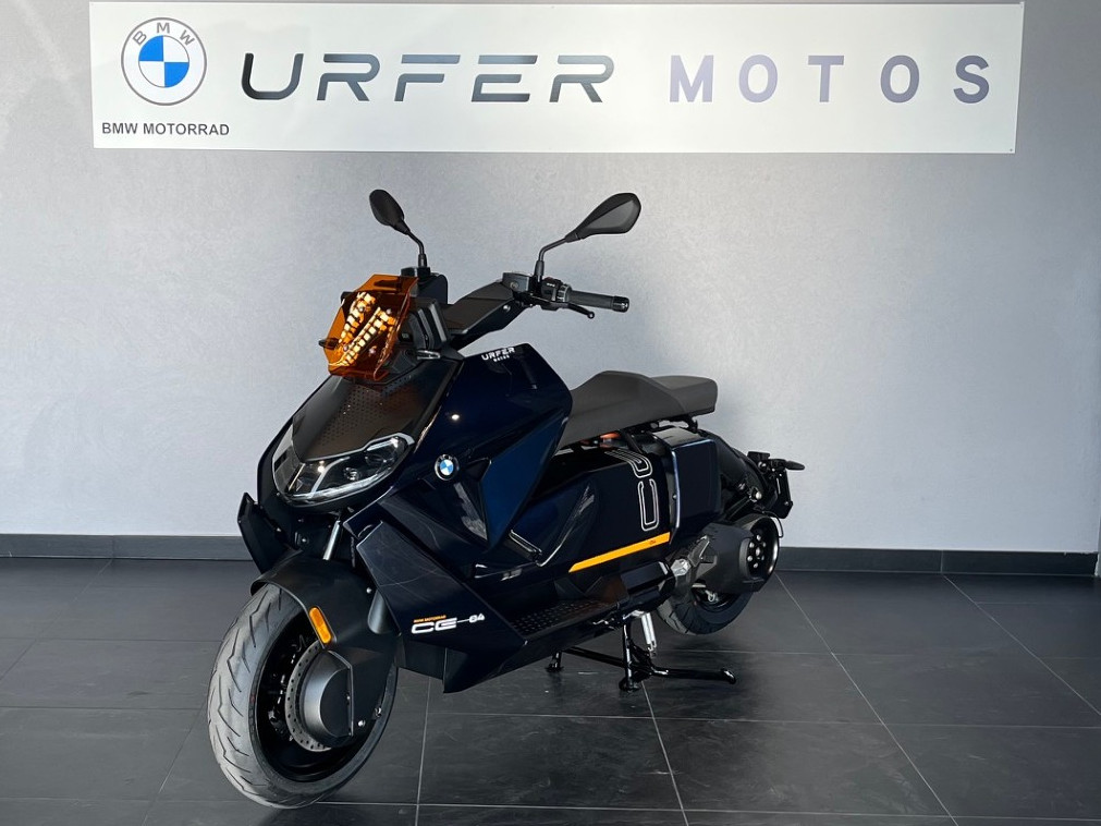 BMW CE 04-showroom-element-3