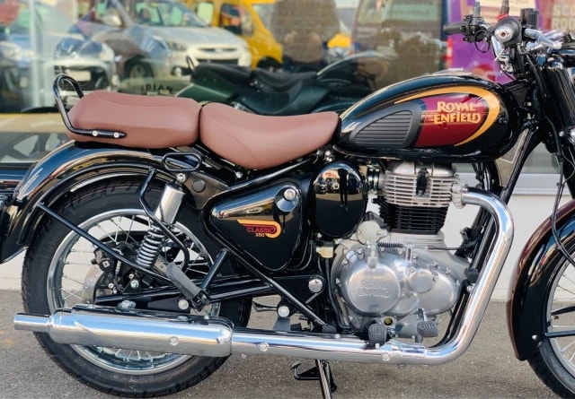 ROYAL ENFIELD Classic 350 Halcyon-showroom-element-3