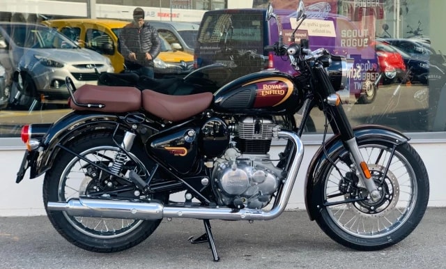 ROYAL ENFIELD Classic 350 Halcyon-showroom-element-2