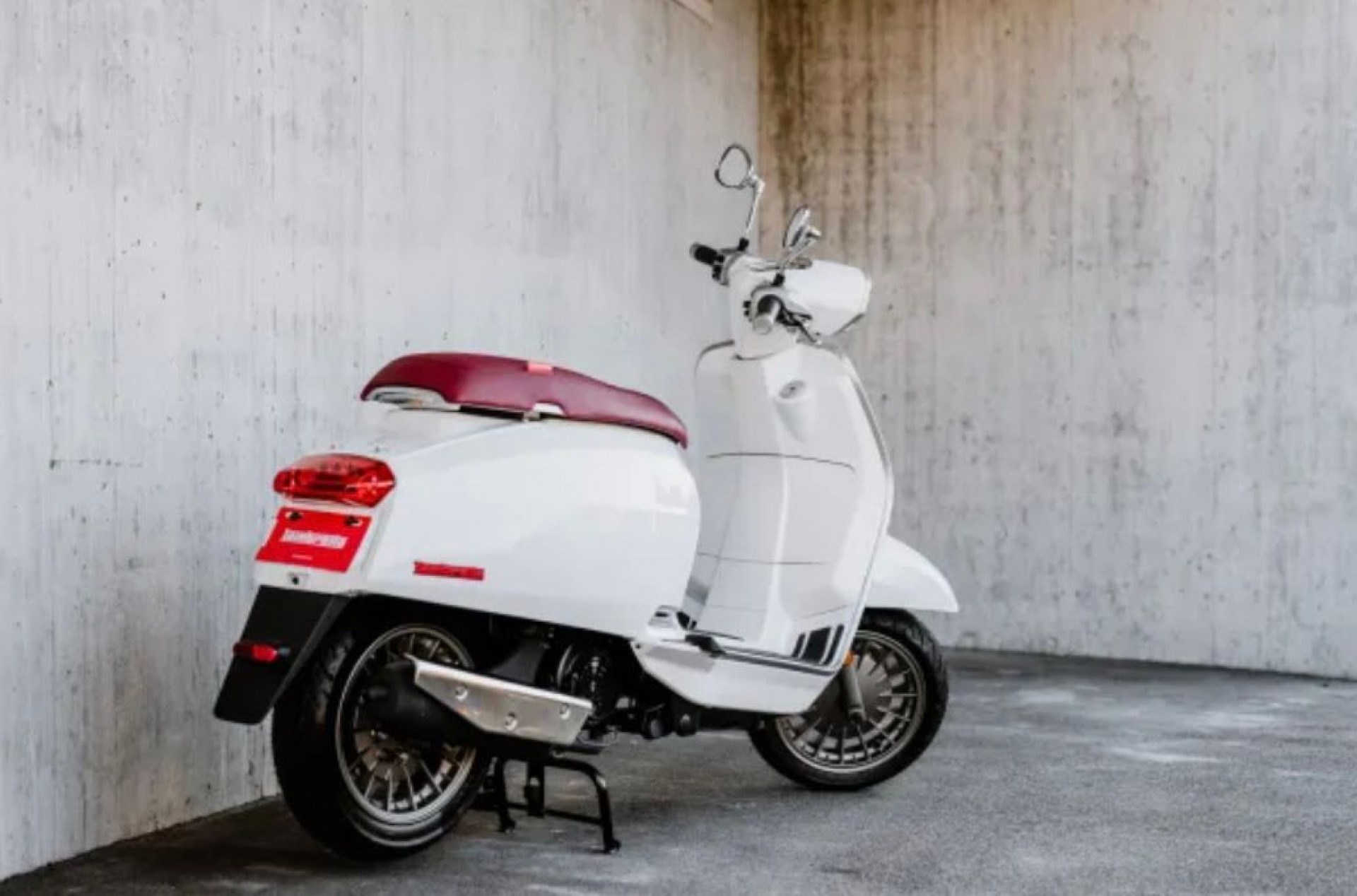 LAMBRETTA V125 Special-showroom-element-1