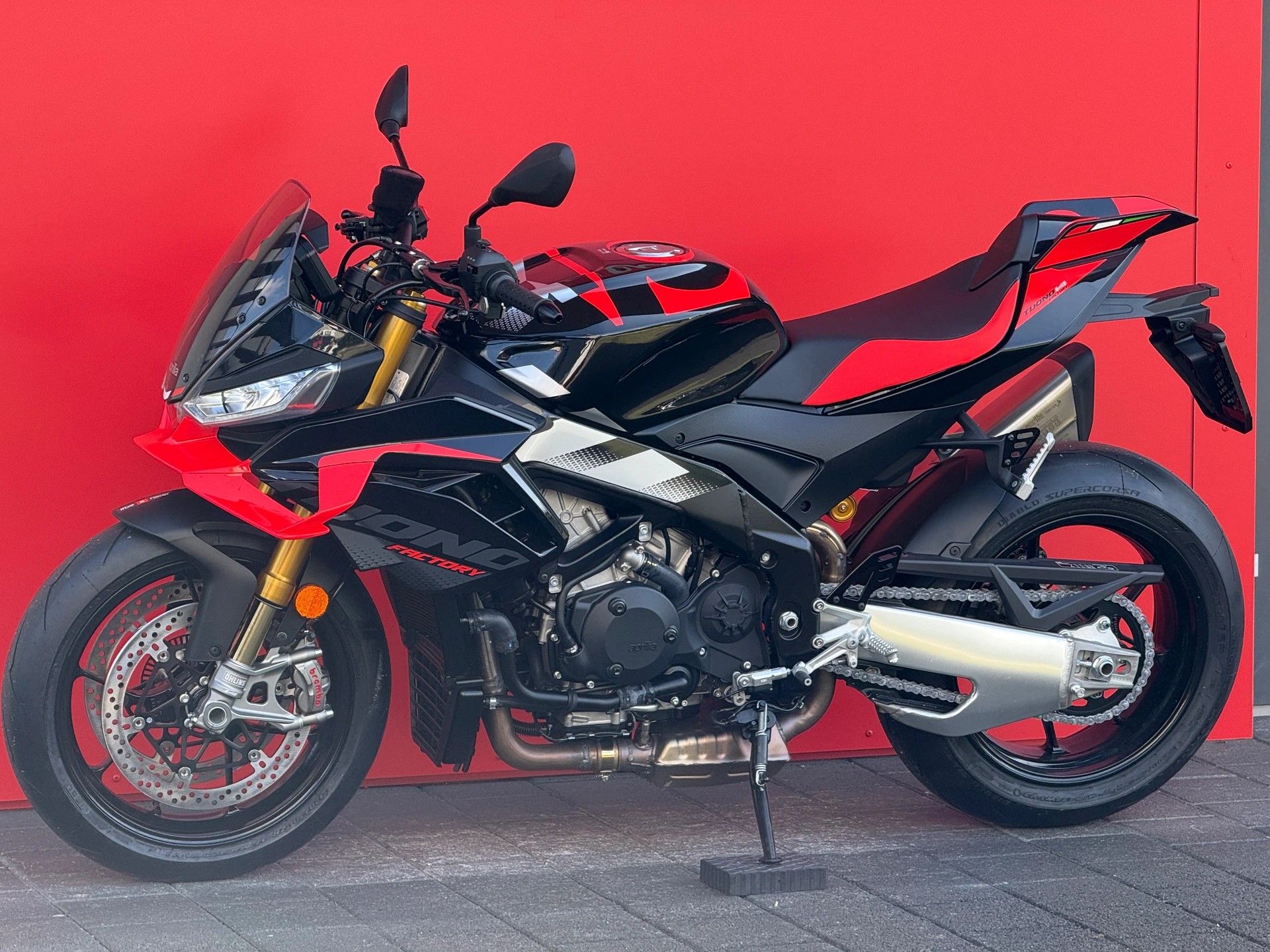 APRILIA Tuono V4 1100 Factory MY25-image-10