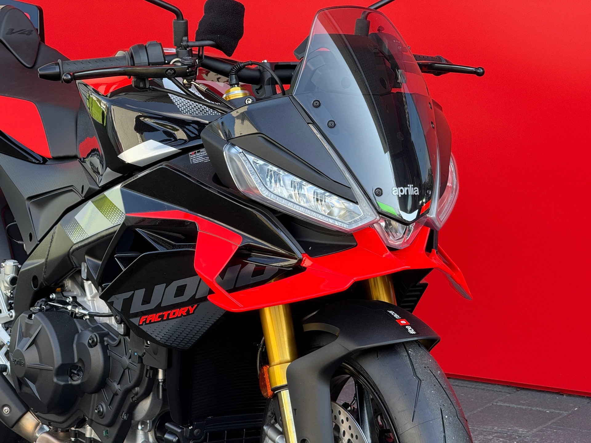 APRILIA Tuono V4 1100 Factory MY25-image-8
