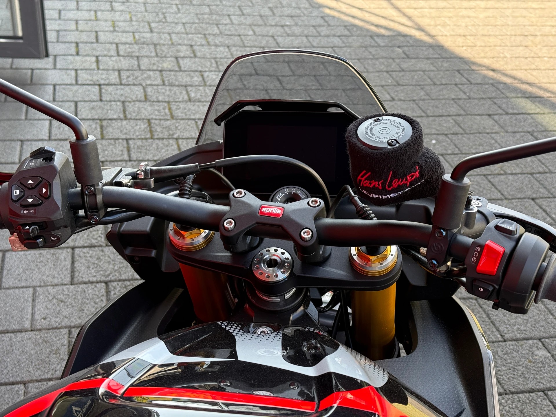 APRILIA Tuono V4 1100 Factory MY25-image-13